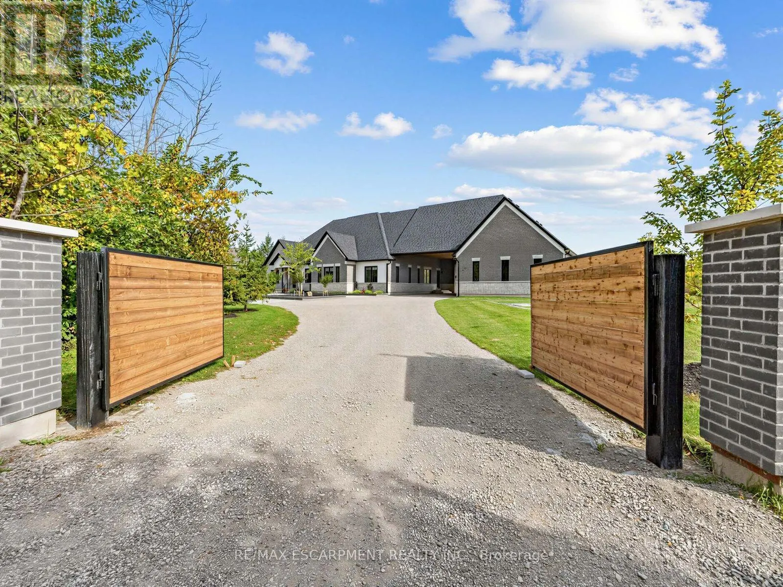 4143 CONCESSION RD 11