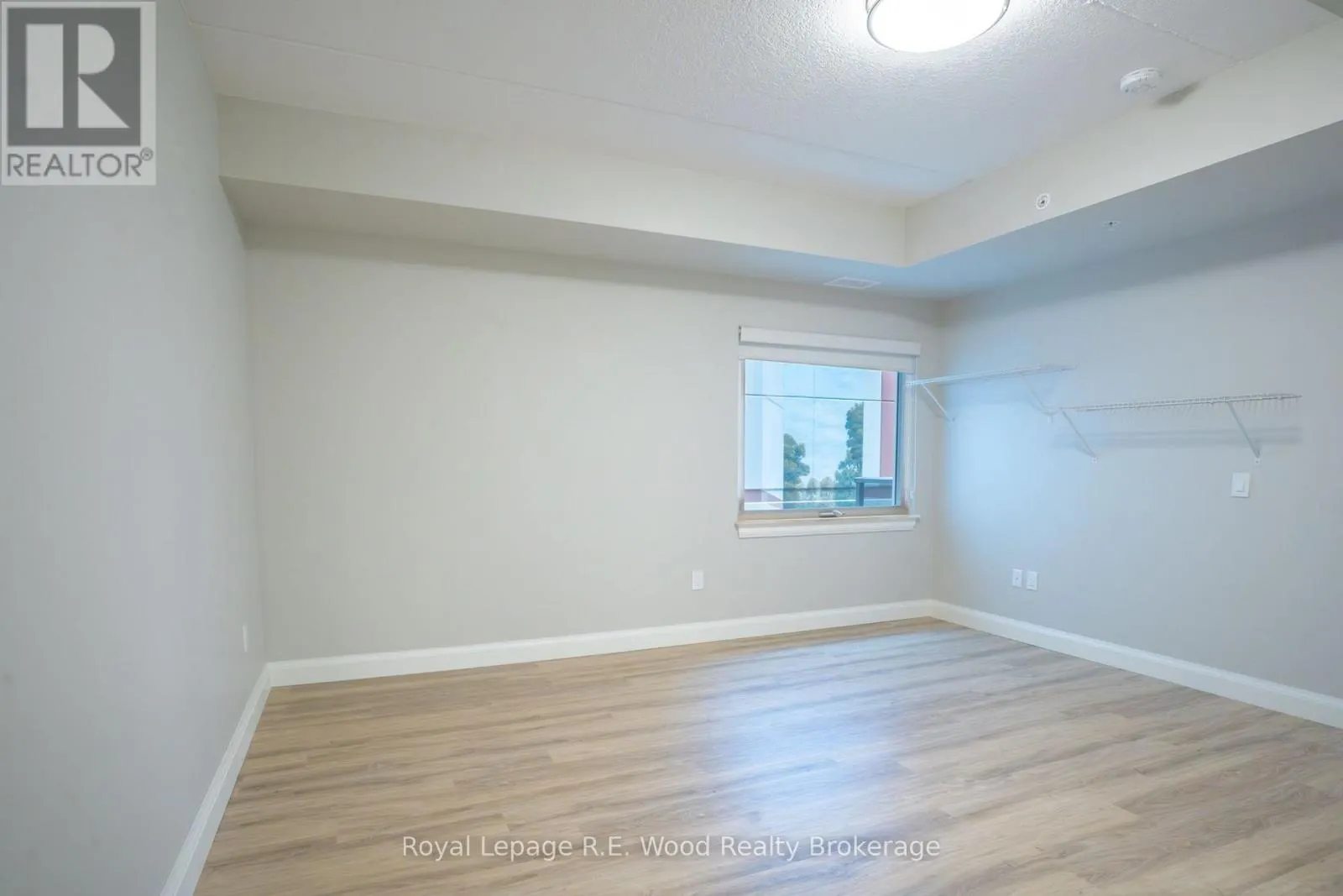 202 - 8 CENTRE STREET #202
