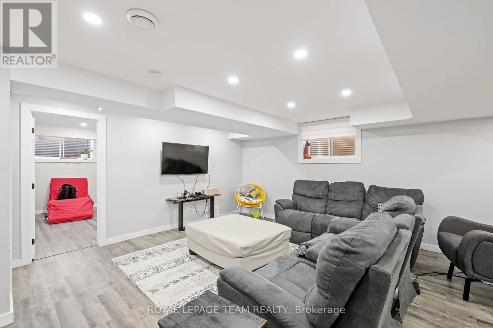732 LAKEBREEZE CIRCLE