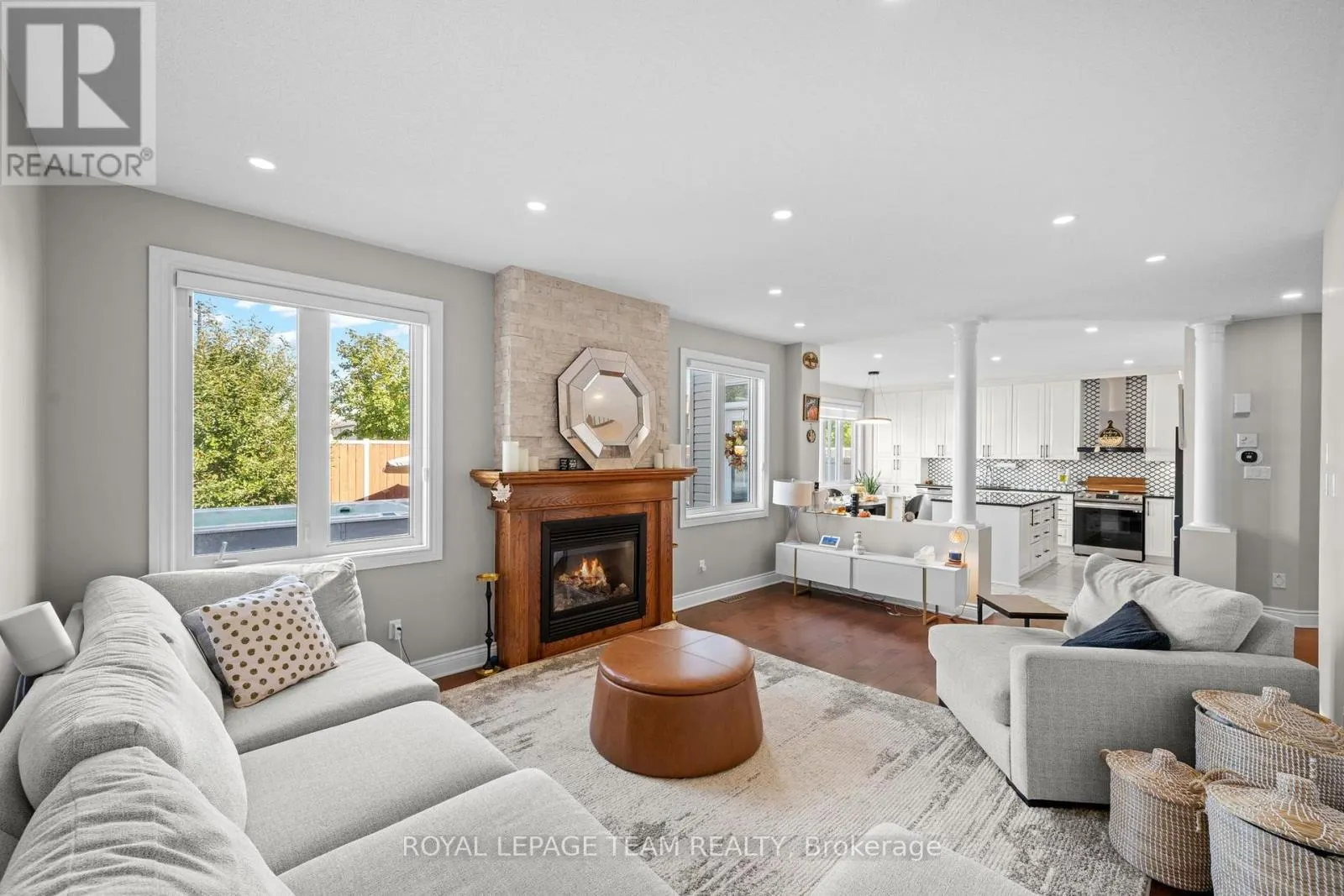 732 LAKEBREEZE CIRCLE