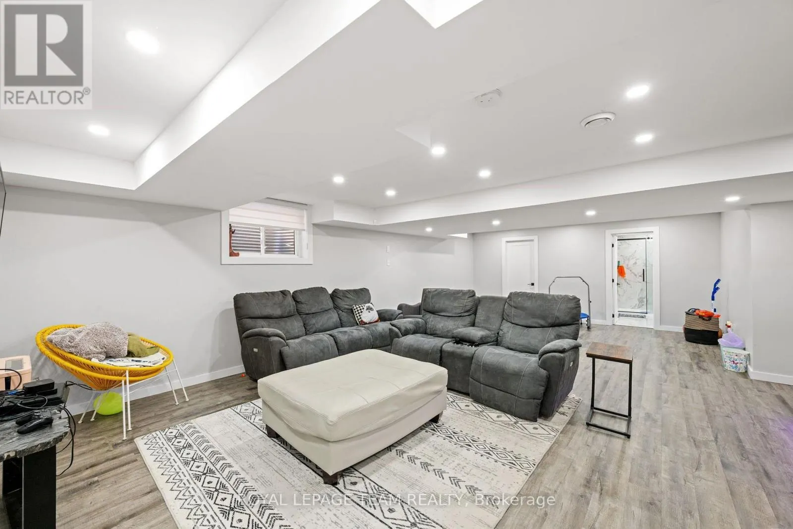 732 LAKEBREEZE CIRCLE