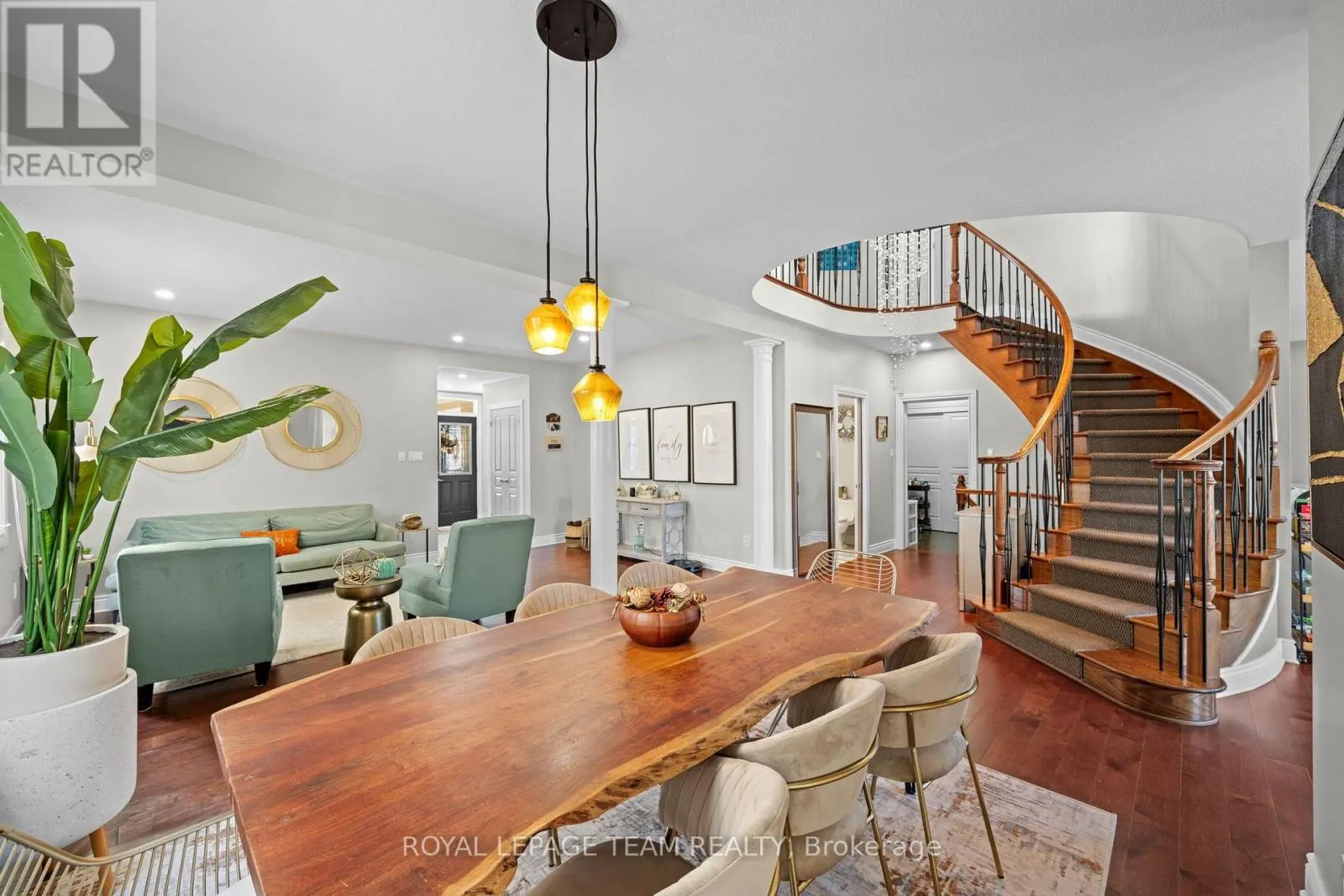 732 LAKEBREEZE CIRCLE