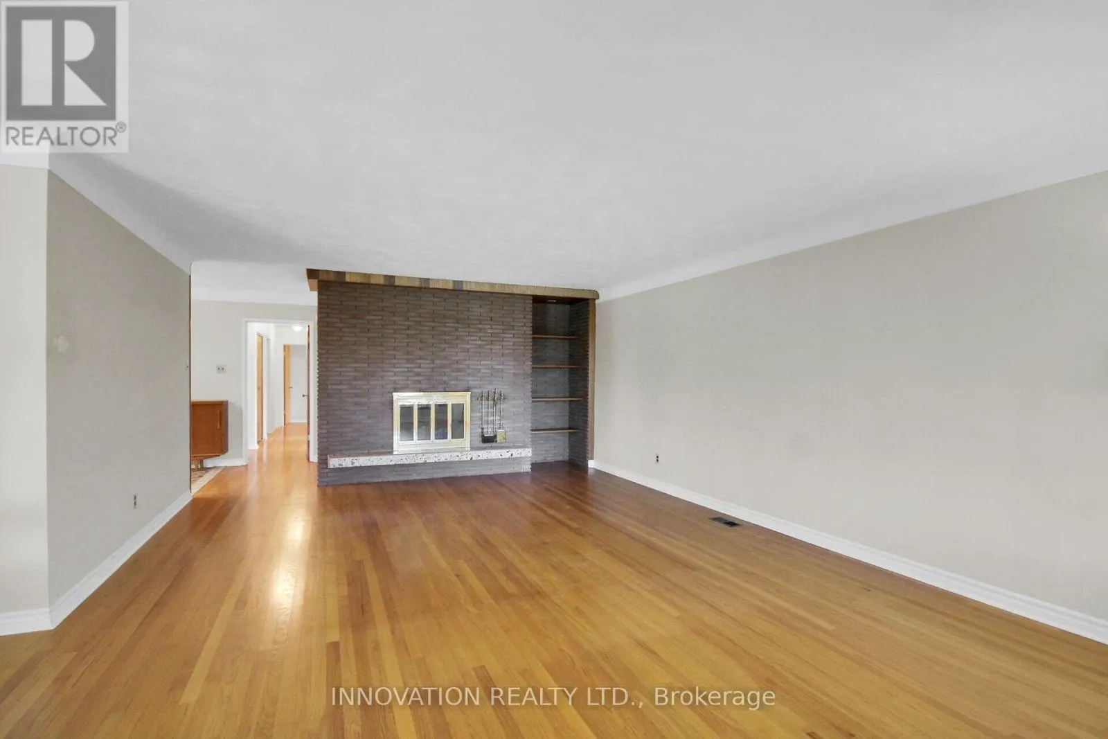 1136 CASTLE HILL CRESCENT