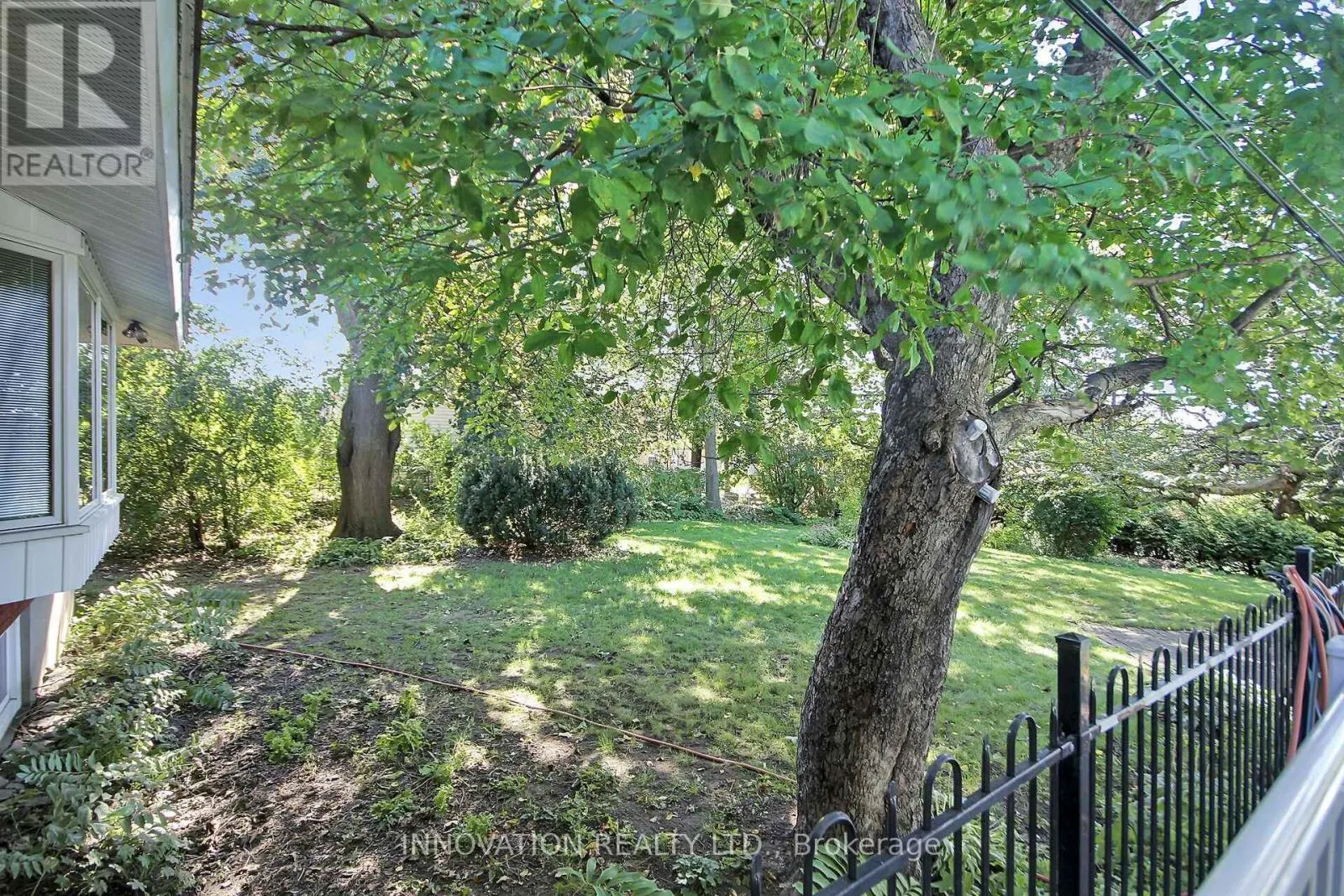 1136 CASTLE HILL CRESCENT