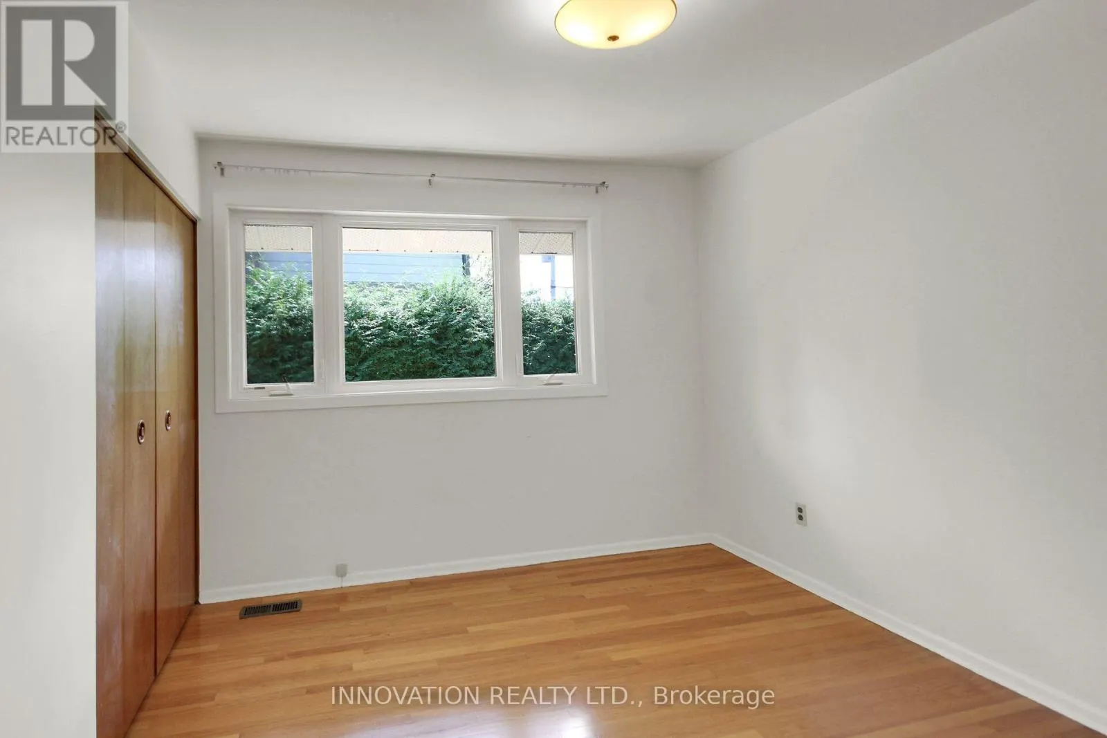 1136 CASTLE HILL CRESCENT