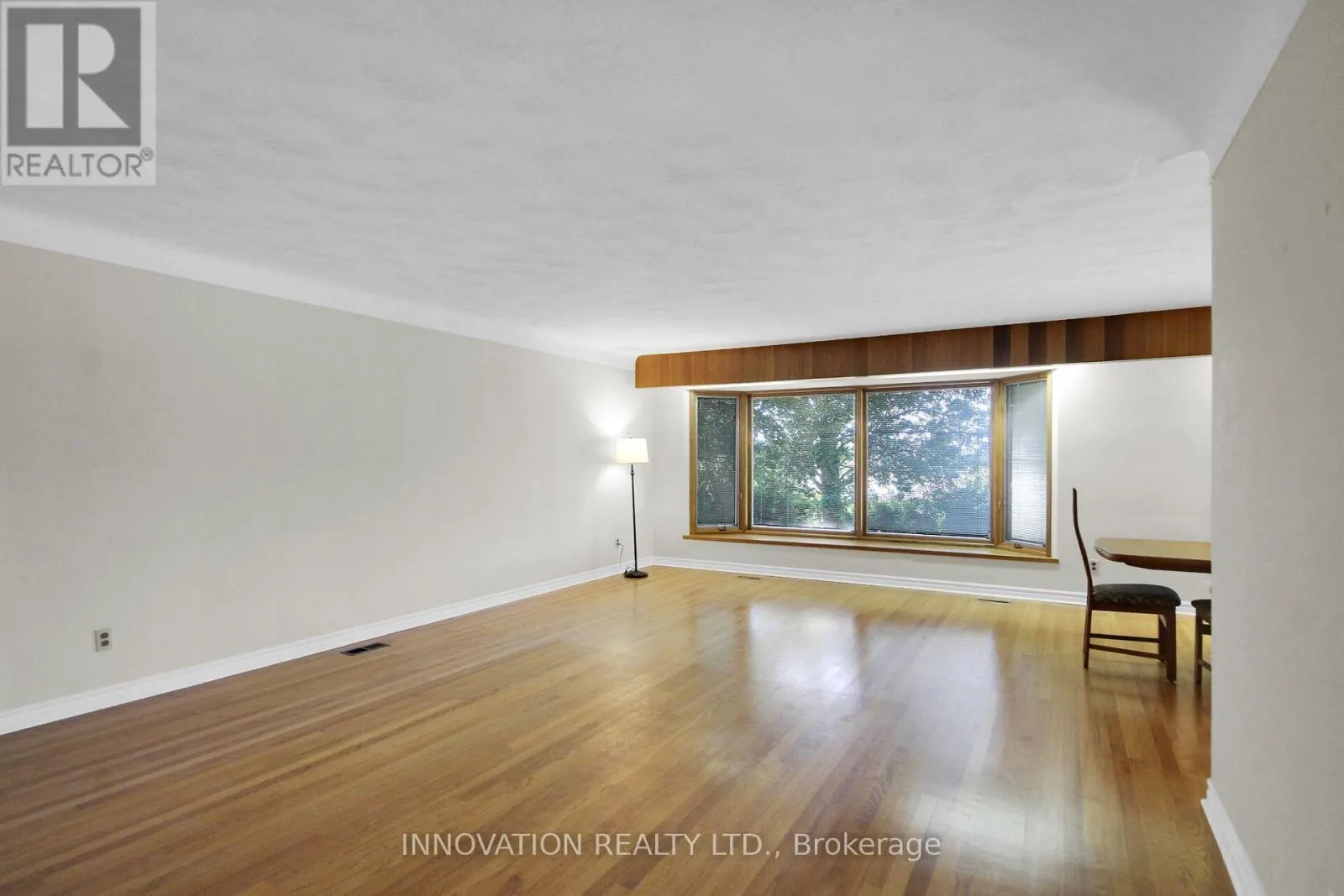 1136 CASTLE HILL CRESCENT