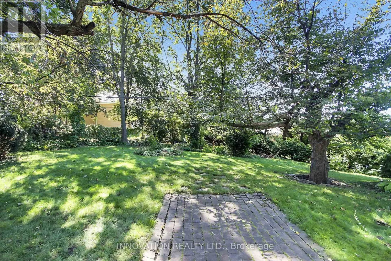 1136 CASTLE HILL CRESCENT