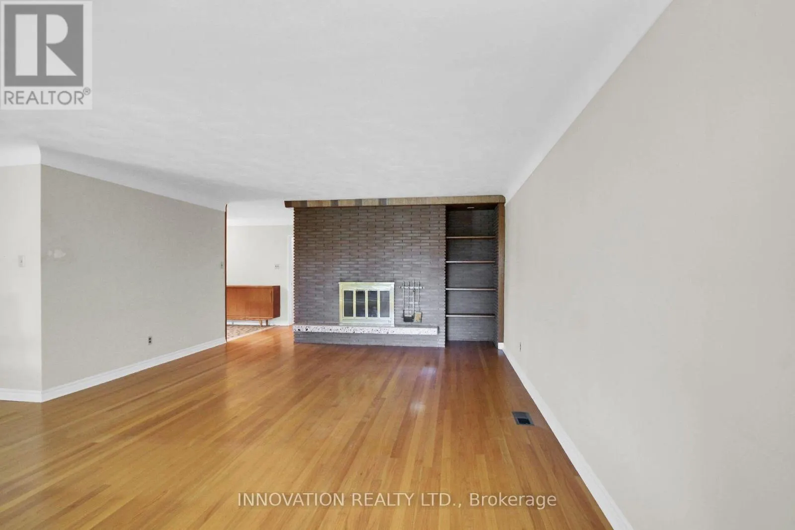 1136 CASTLE HILL CRESCENT