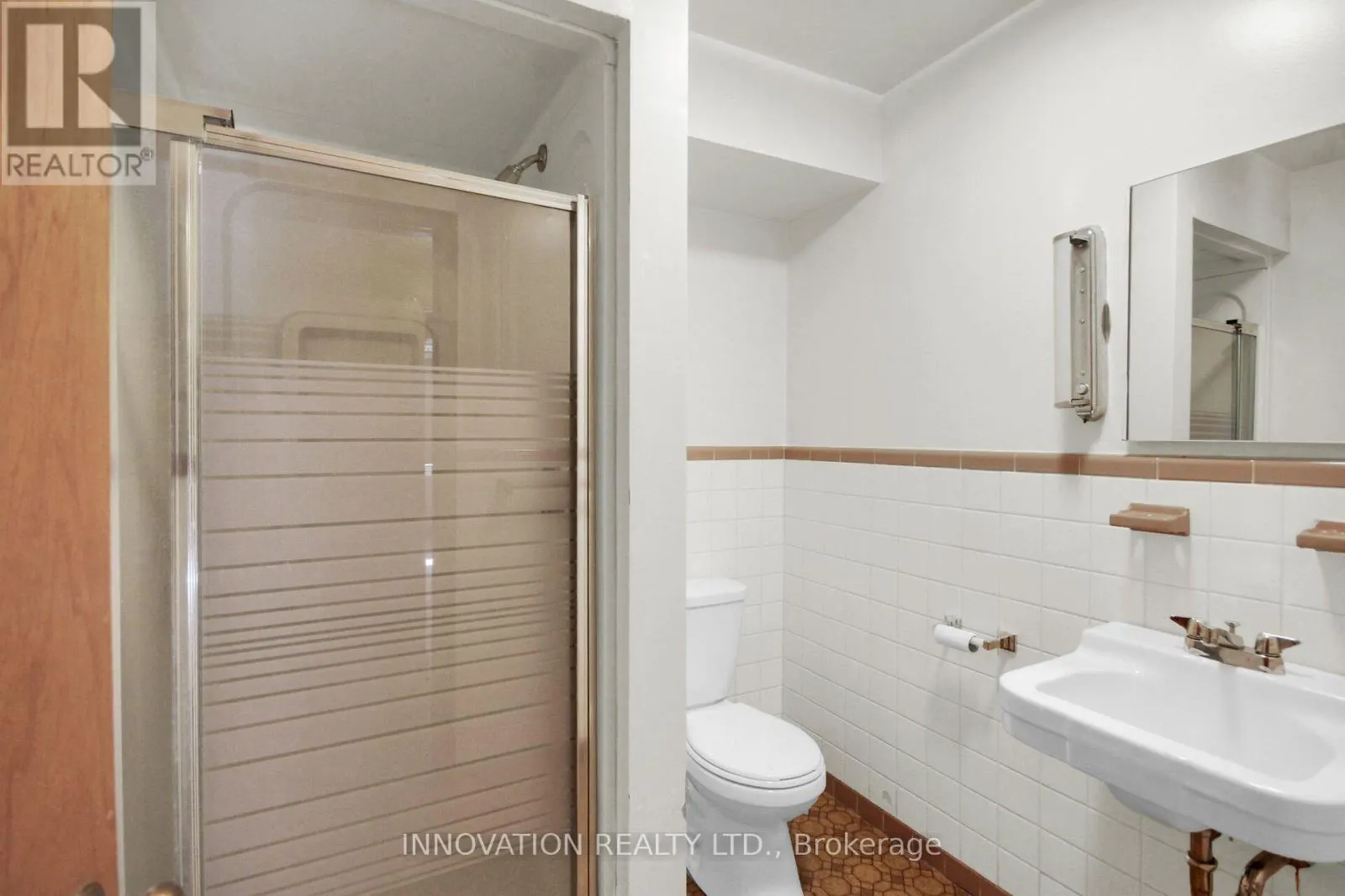 1136 CASTLE HILL CRESCENT
