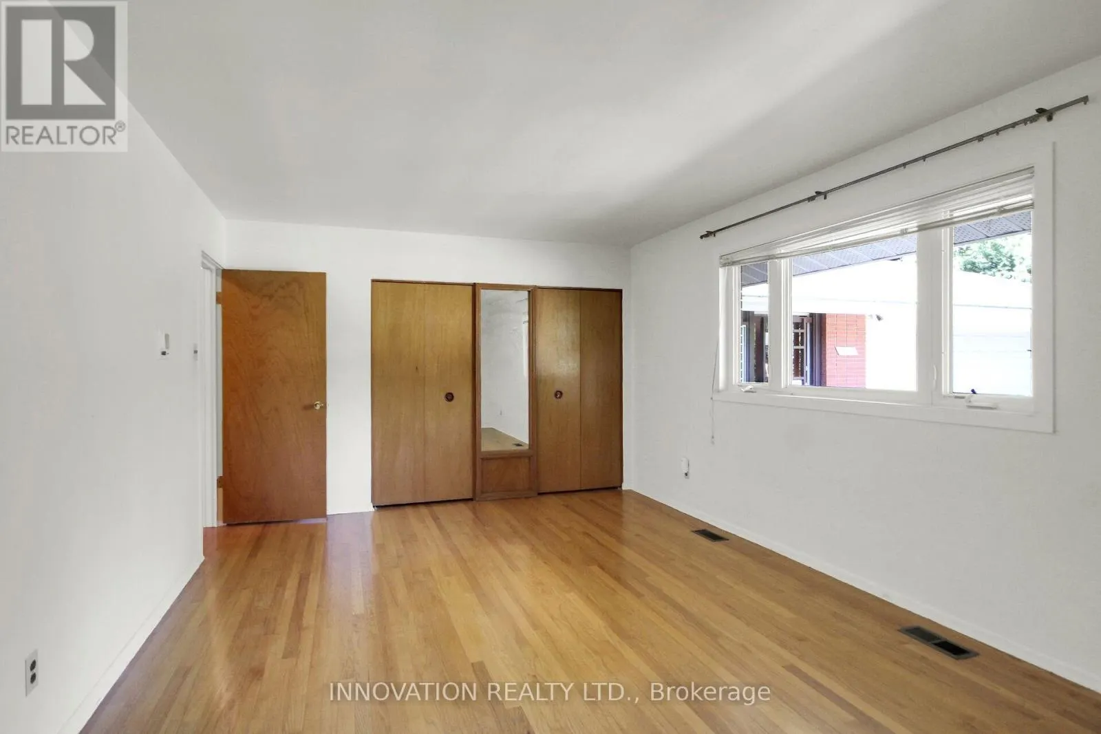 1136 CASTLE HILL CRESCENT