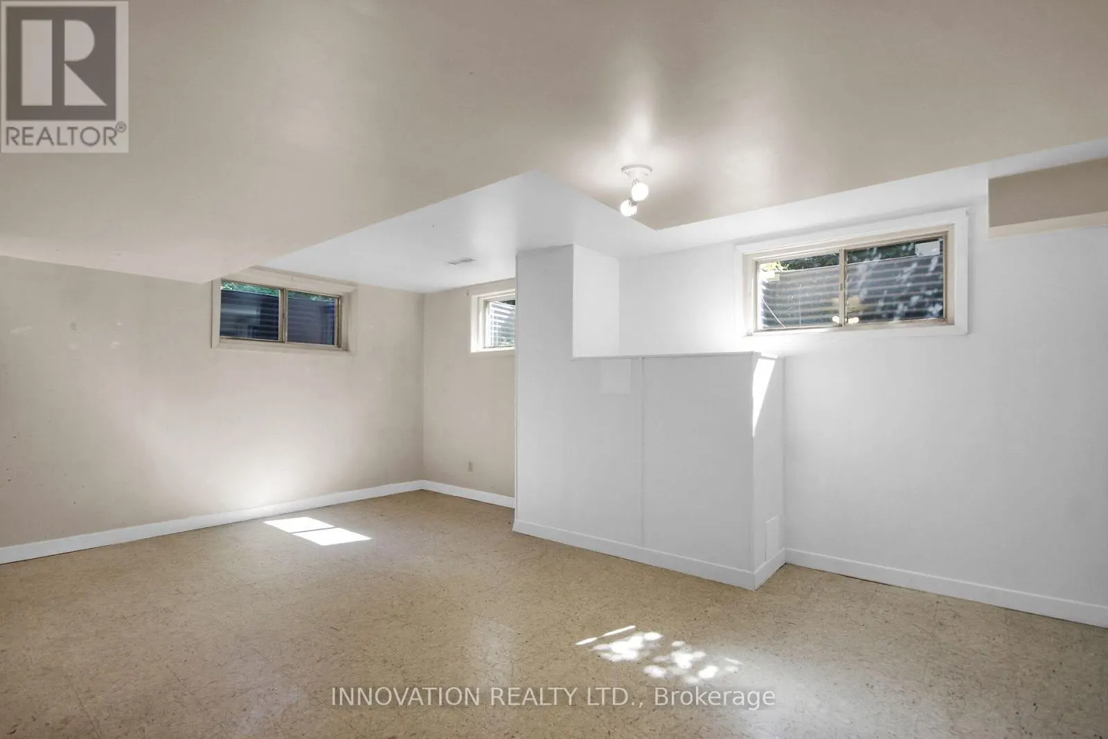 1136 CASTLE HILL CRESCENT