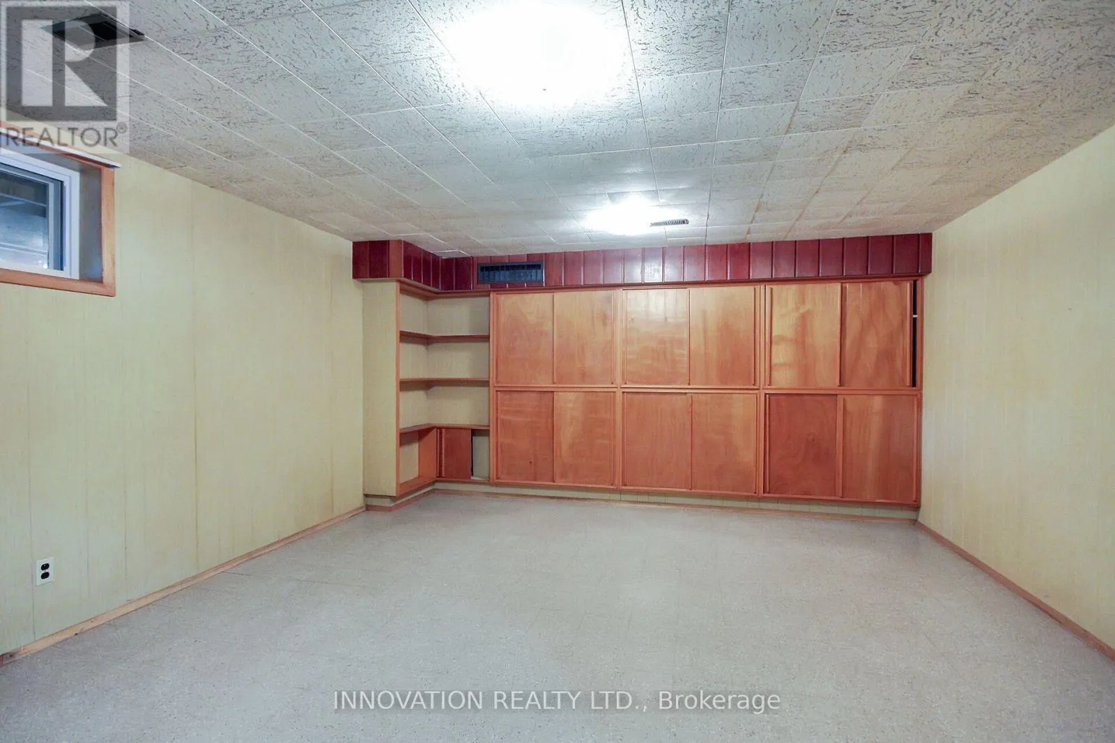 1136 CASTLE HILL CRESCENT
