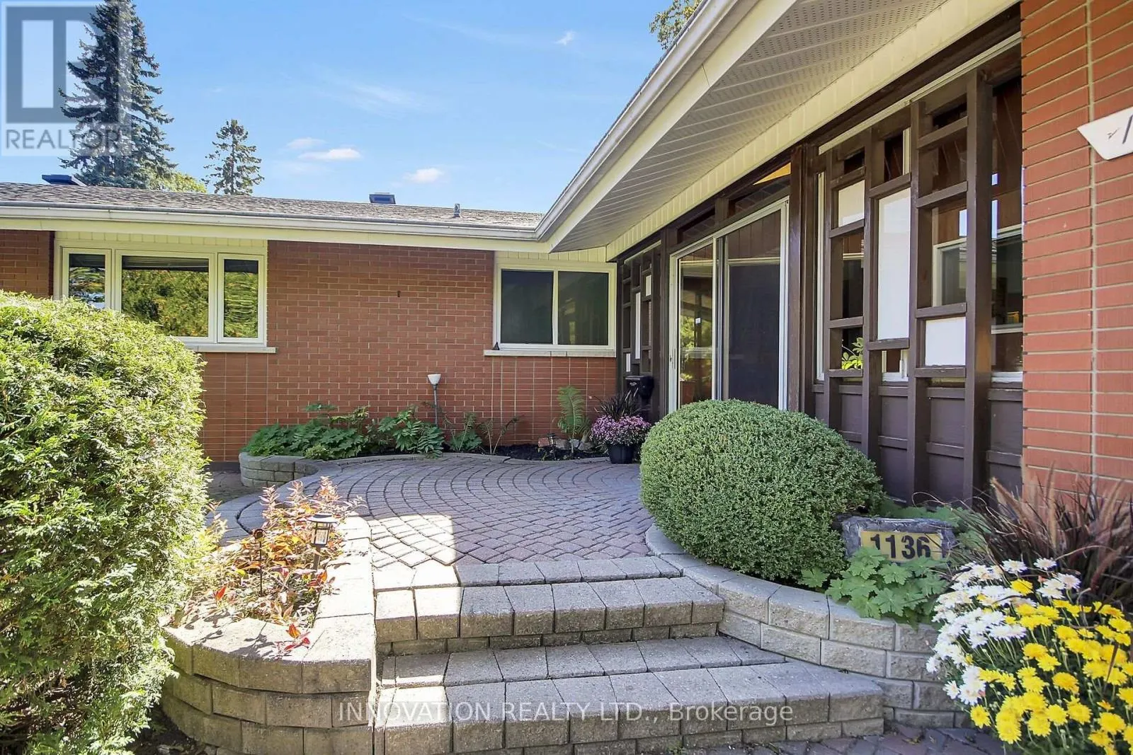 1136 CASTLE HILL CRESCENT