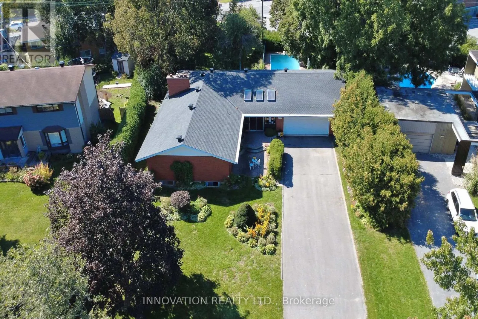 1136 CASTLE HILL CRESCENT