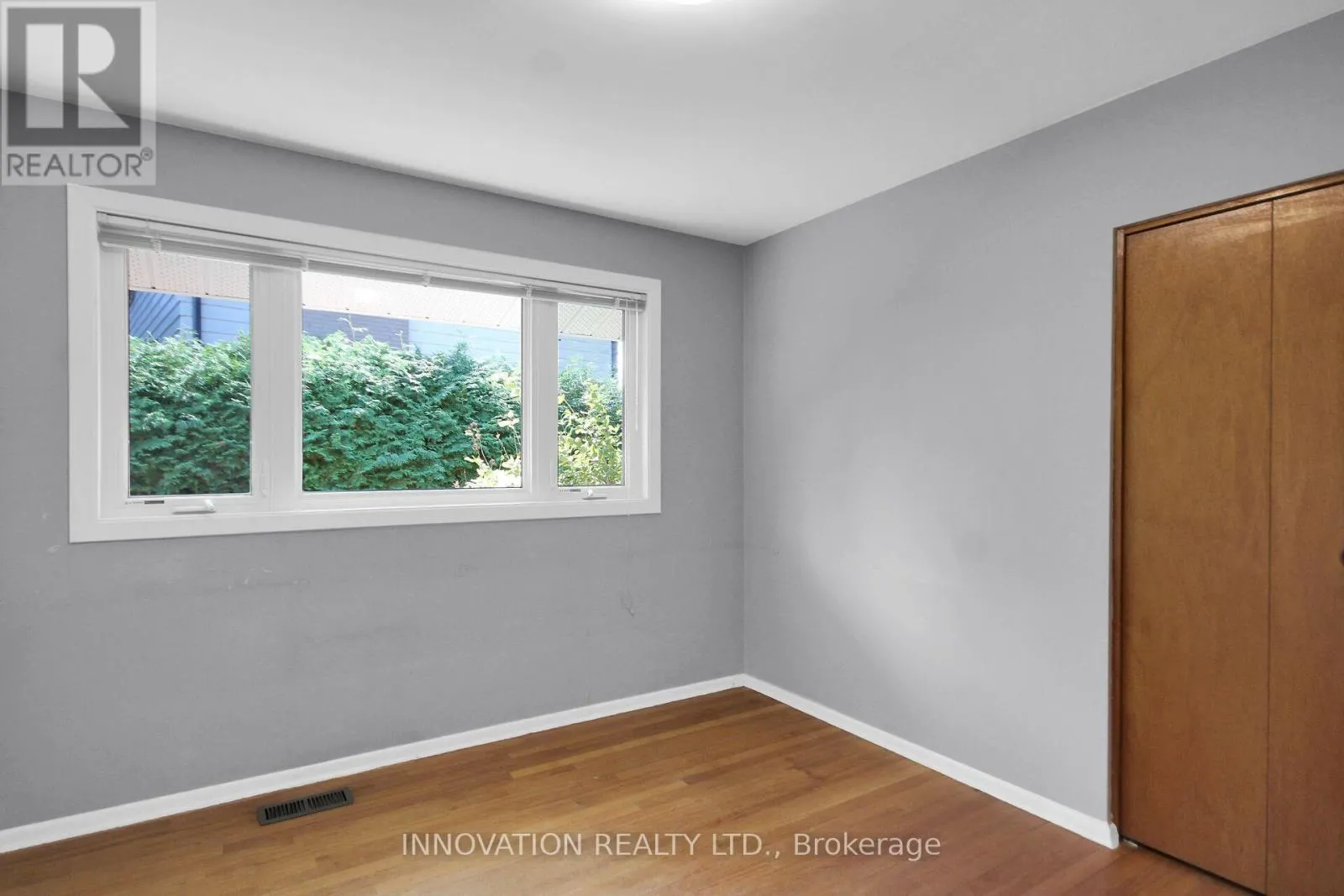 1136 CASTLE HILL CRESCENT