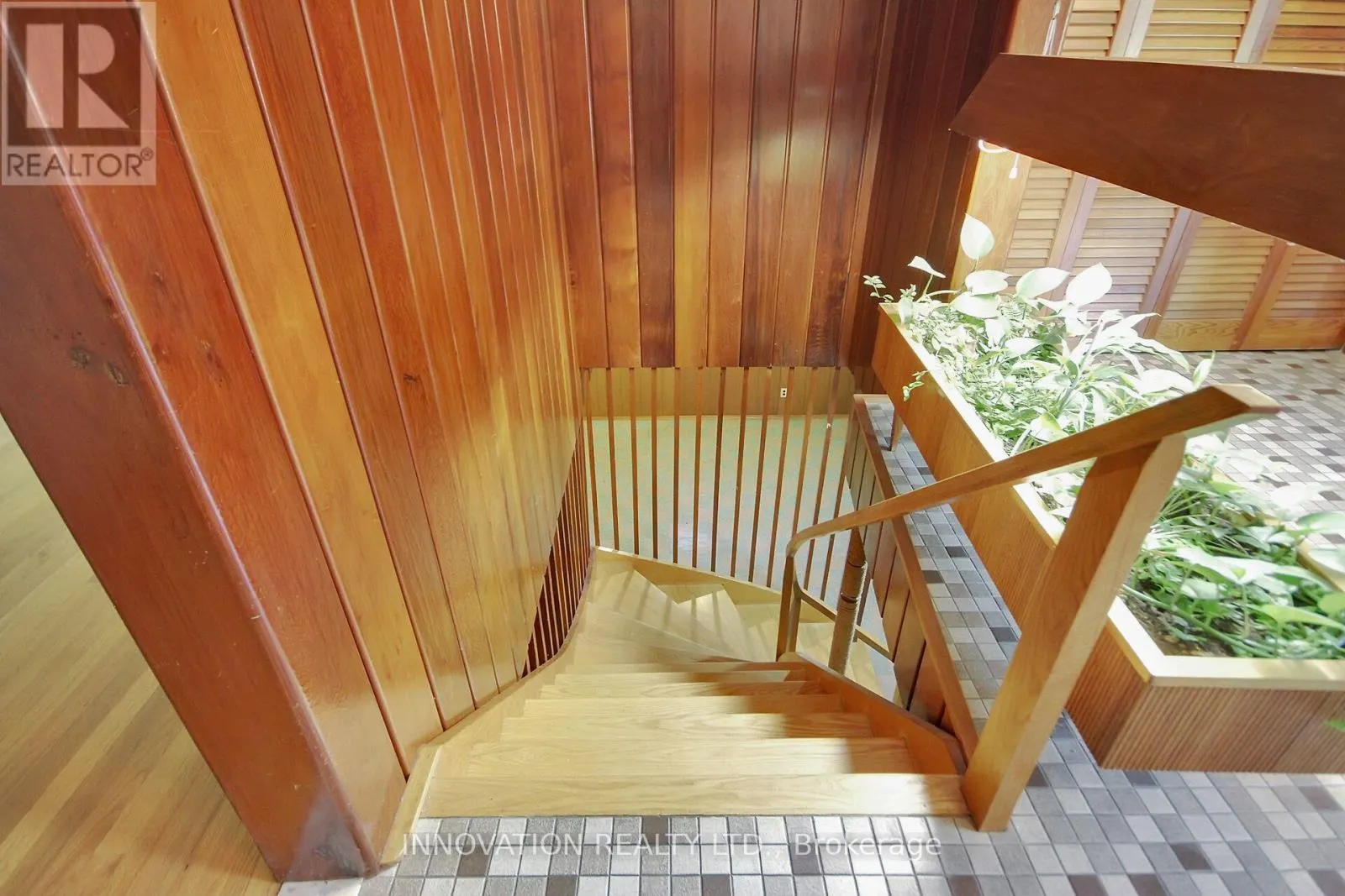 1136 CASTLE HILL CRESCENT