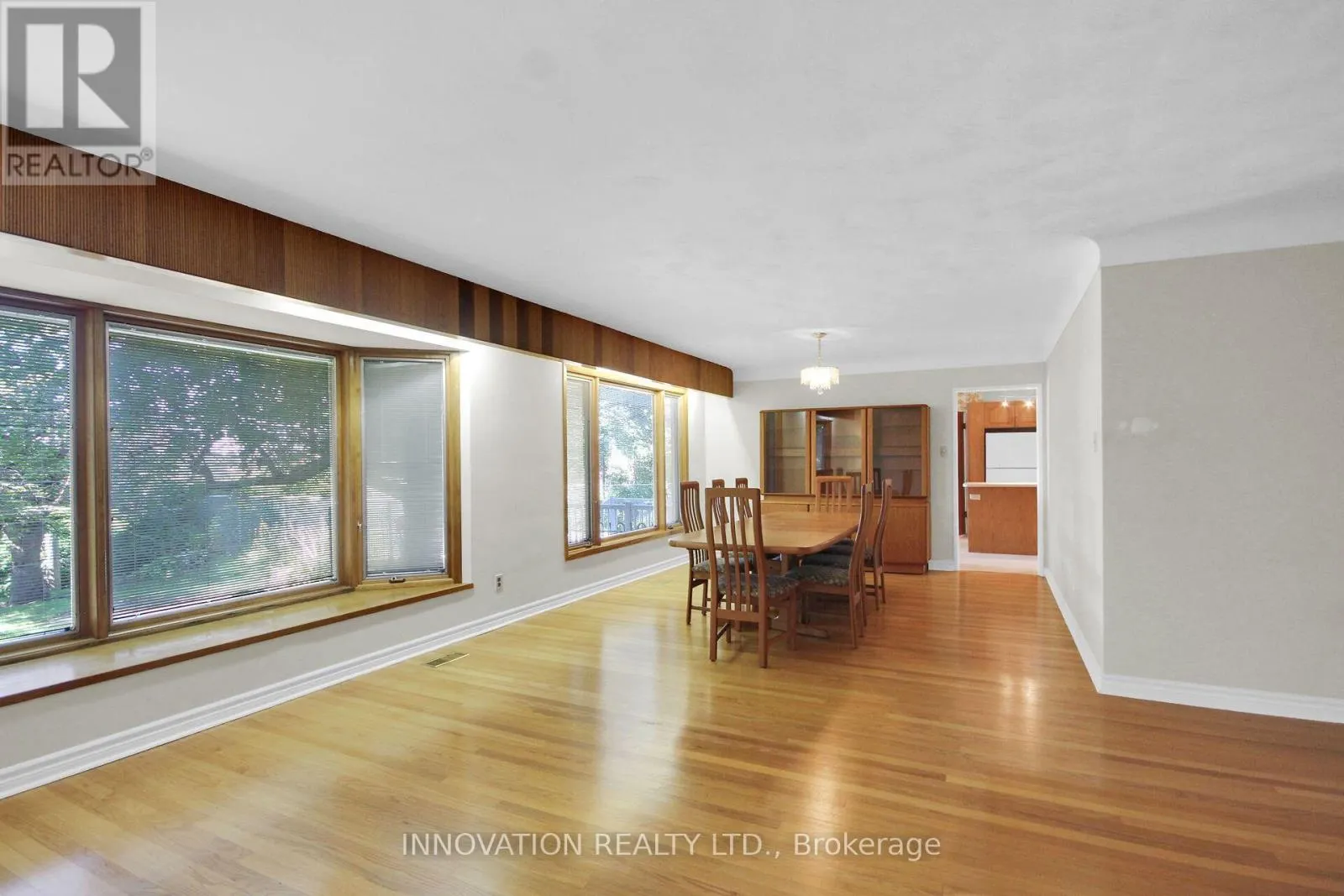 1136 CASTLE HILL CRESCENT