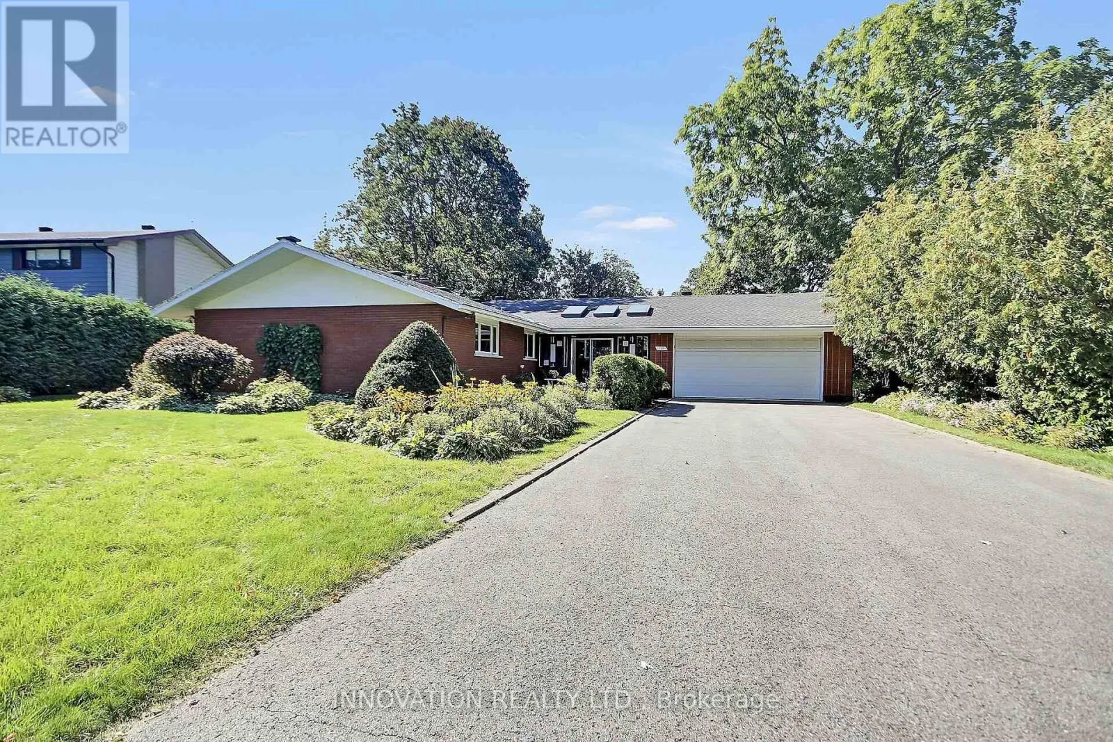 1136 CASTLE HILL CRESCENT