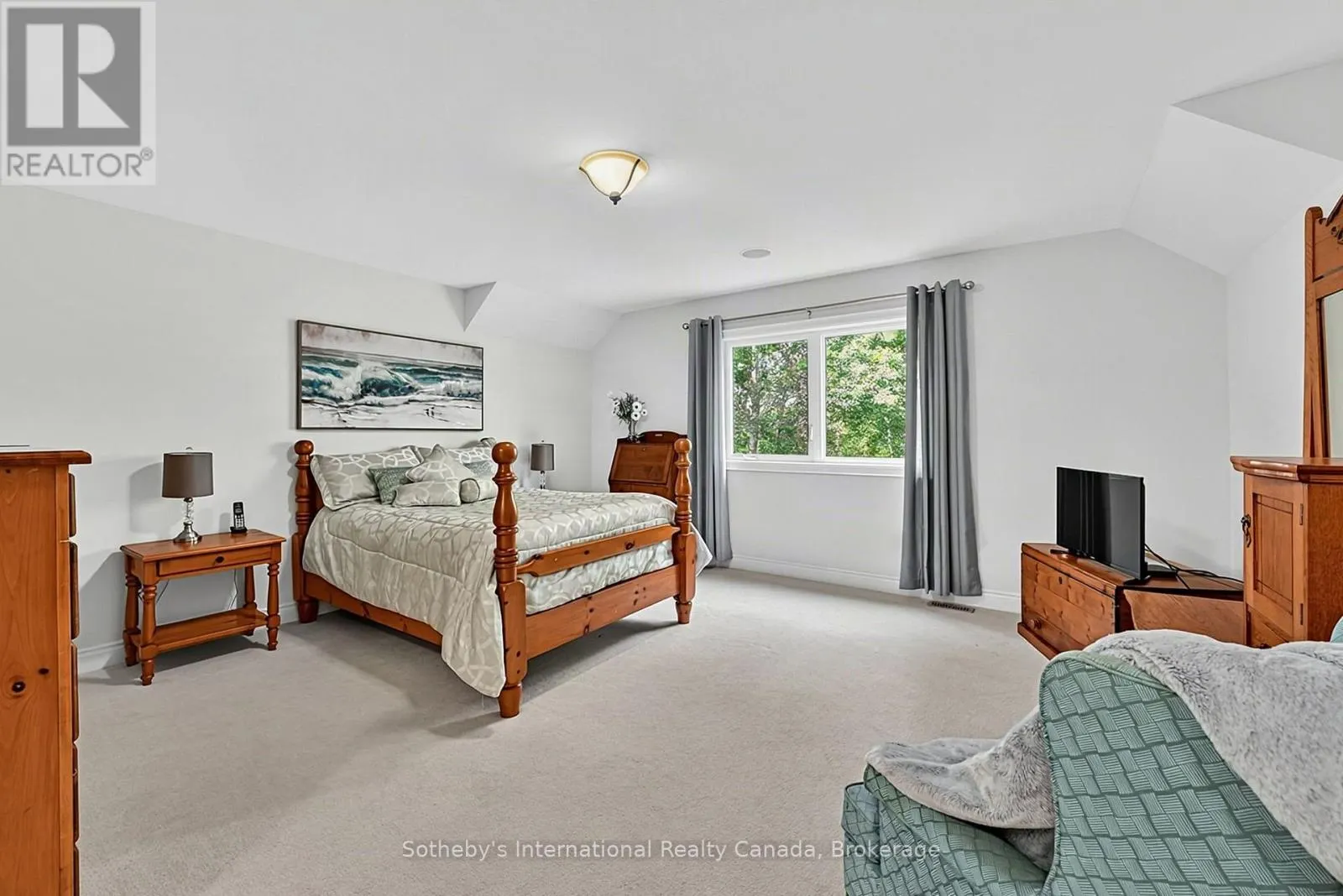 9 MEADOWBROOK LANE