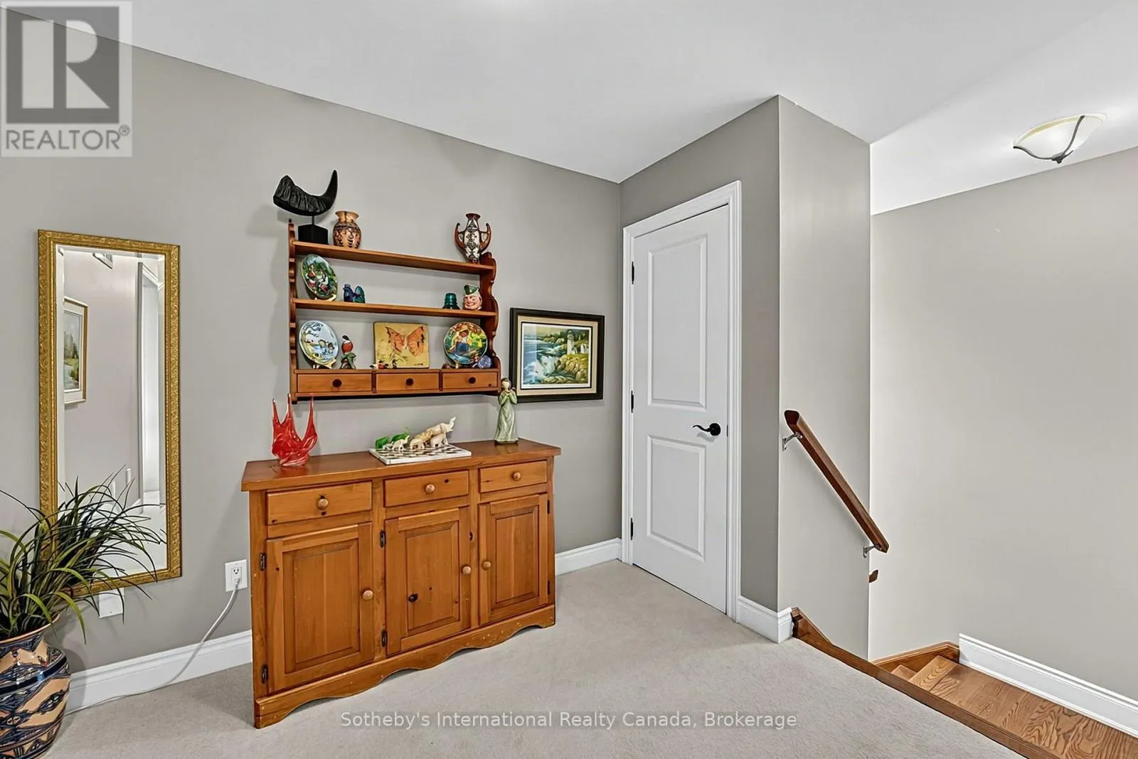 9 MEADOWBROOK LANE