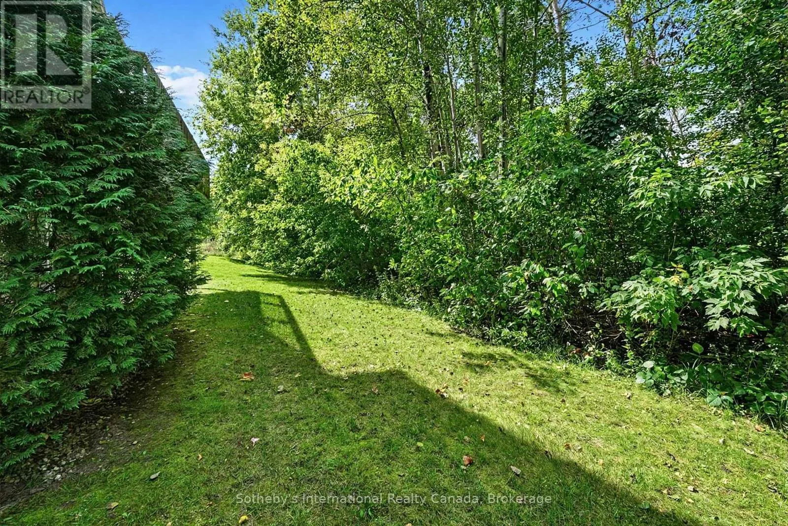 9 MEADOWBROOK LANE