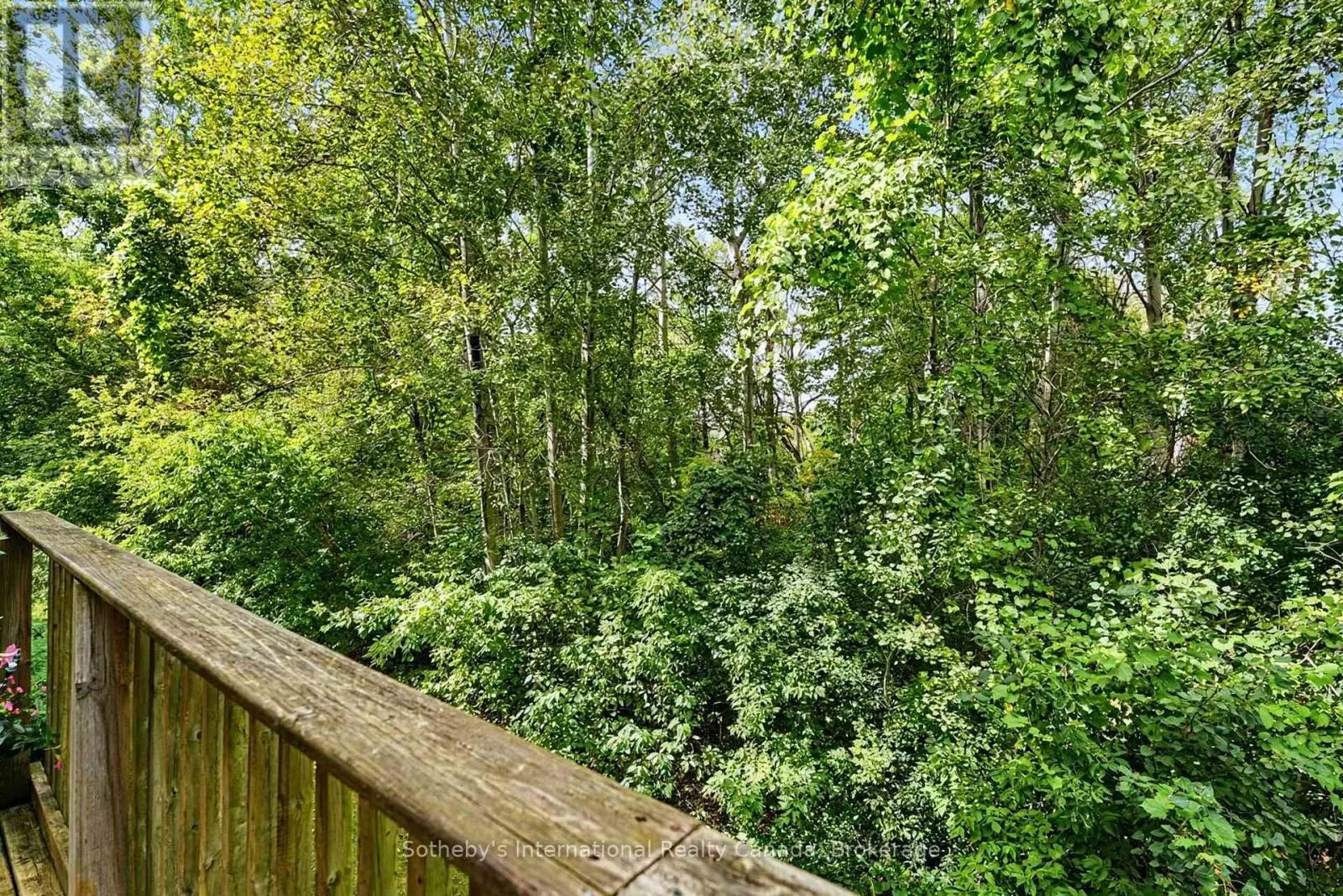 9 MEADOWBROOK LANE