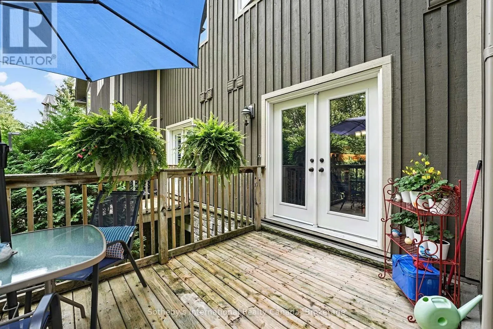 9 MEADOWBROOK LANE