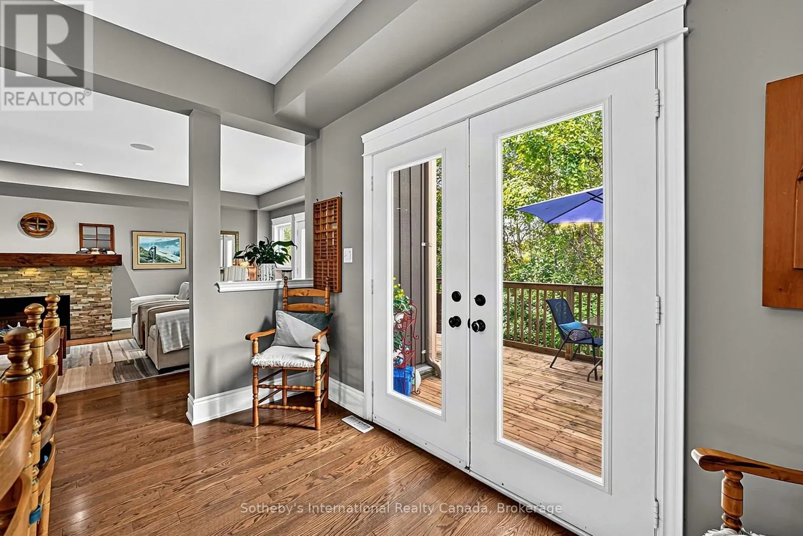 9 MEADOWBROOK LANE