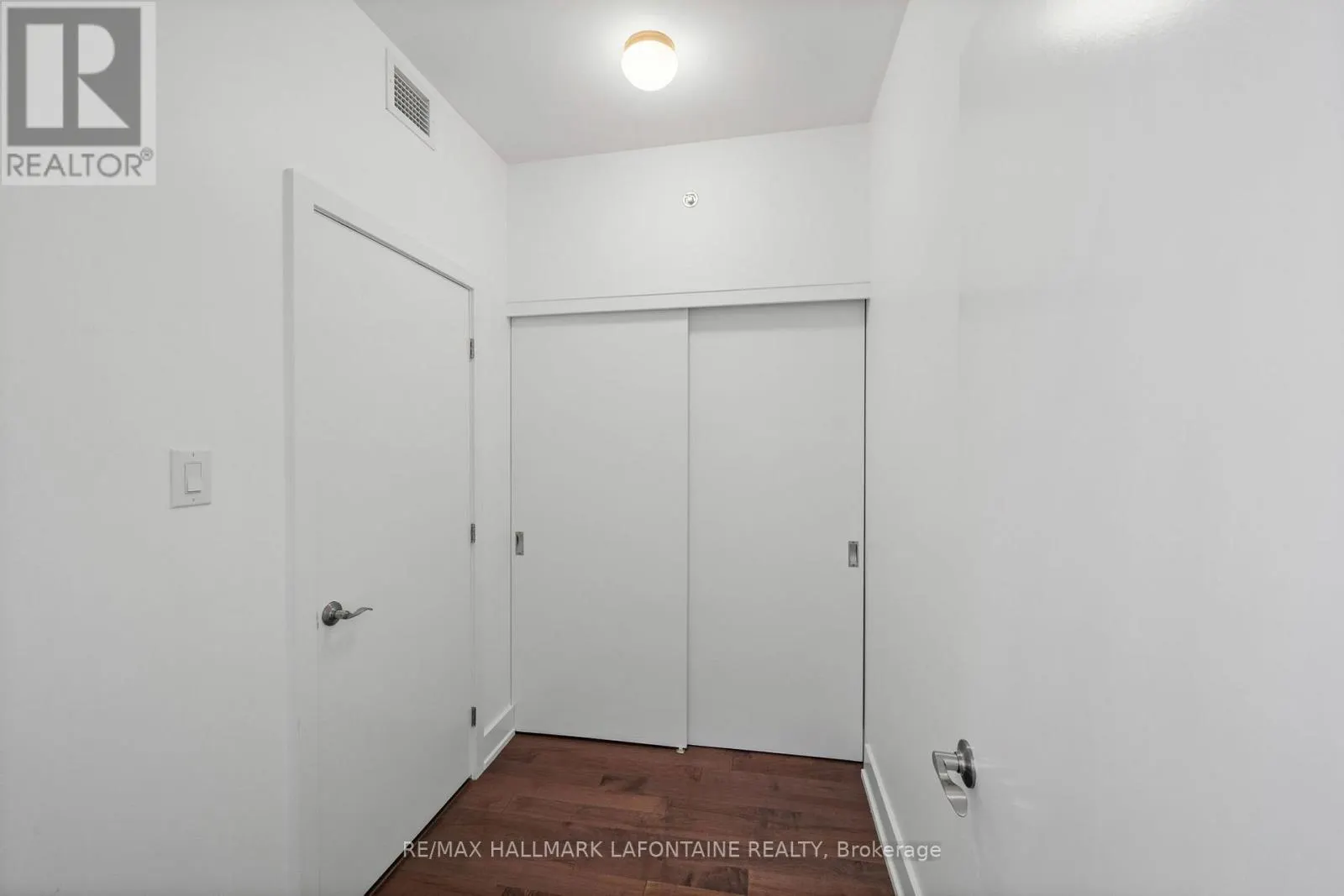 204 - 88 RICHMOND ROAD