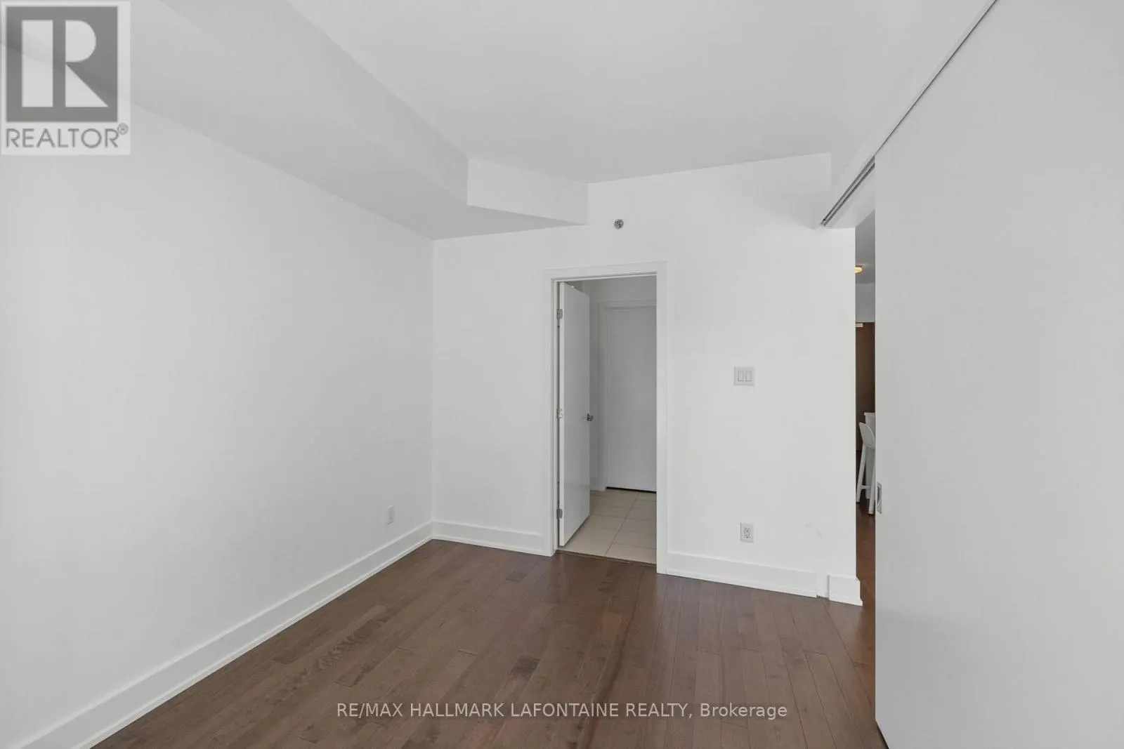 204 - 88 RICHMOND ROAD
