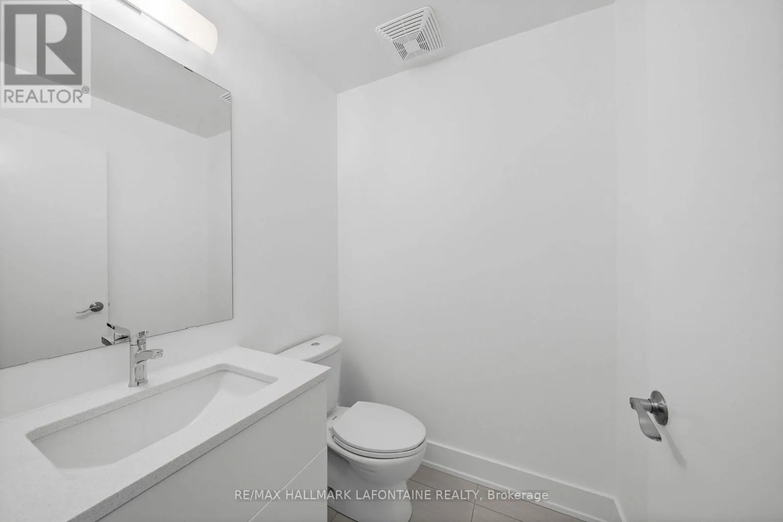 204 - 88 RICHMOND ROAD