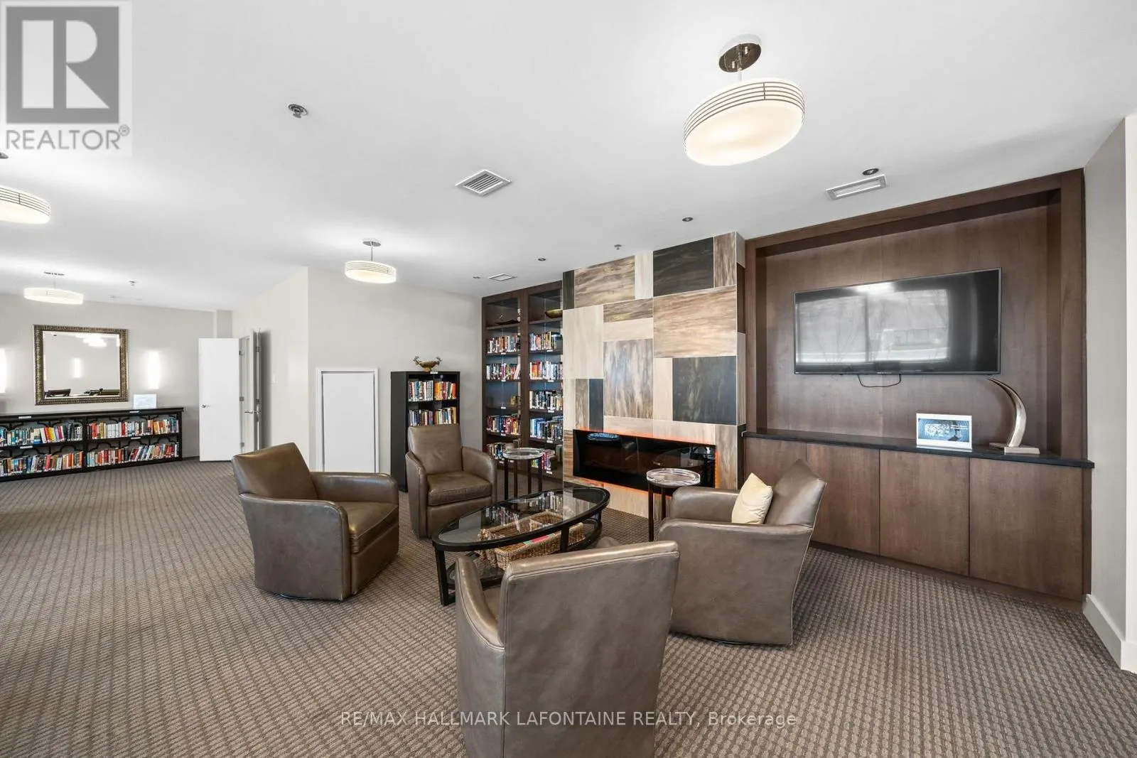 204 - 88 RICHMOND ROAD