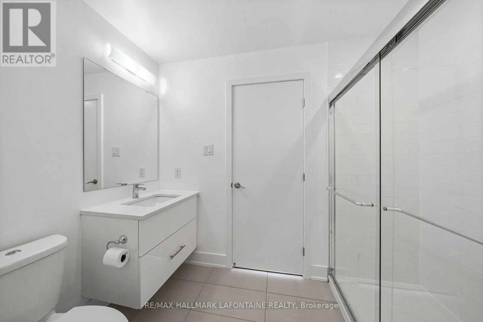204 - 88 RICHMOND ROAD