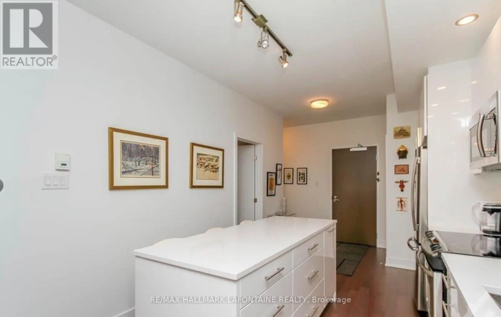 204 - 88 RICHMOND ROAD