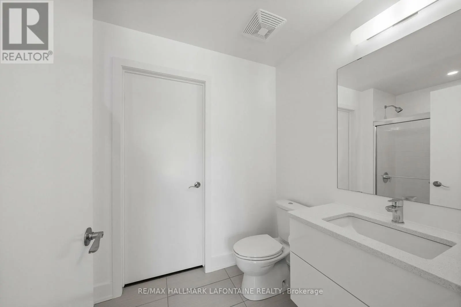 204 - 88 RICHMOND ROAD