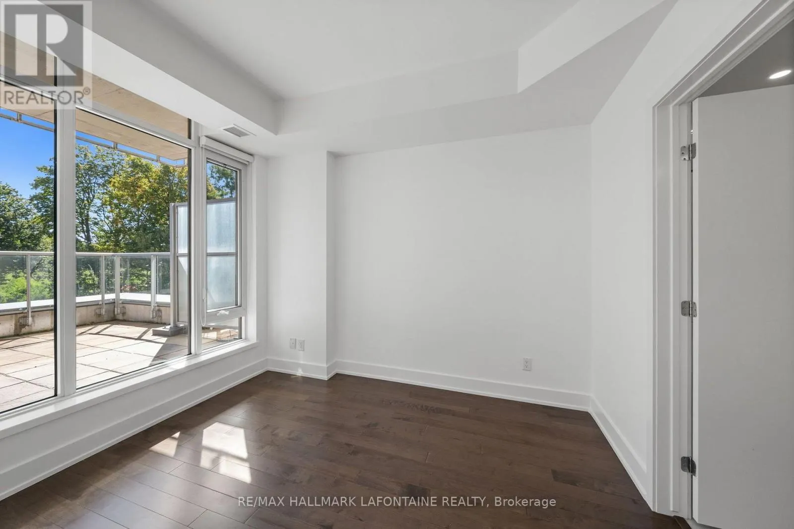 204 - 88 RICHMOND ROAD