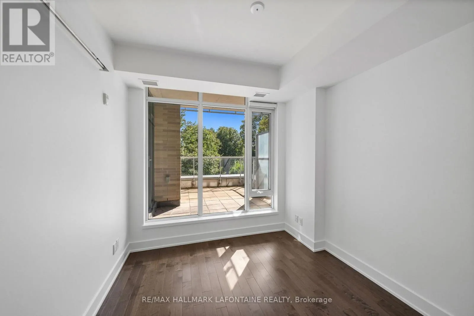 204 - 88 RICHMOND ROAD