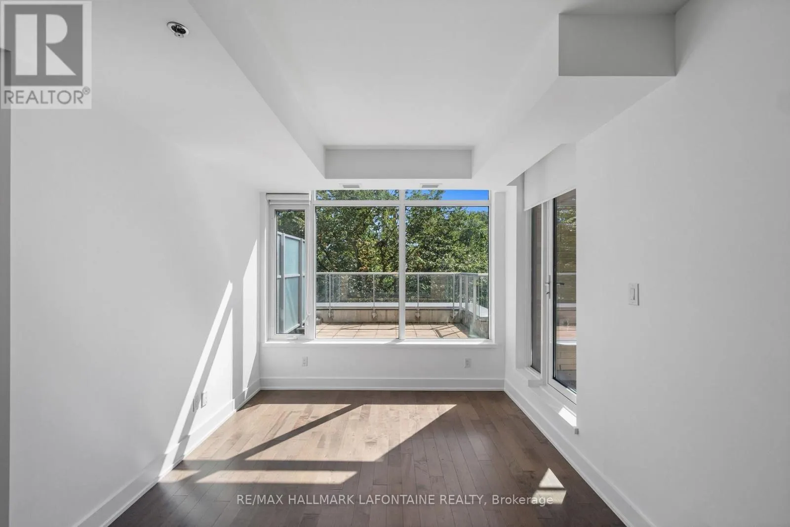 204 - 88 RICHMOND ROAD