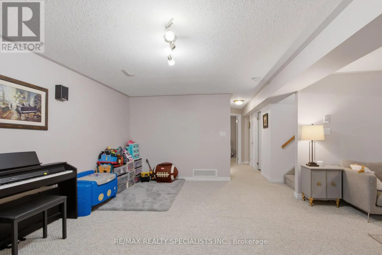 20 STONEGATE CRESCENT