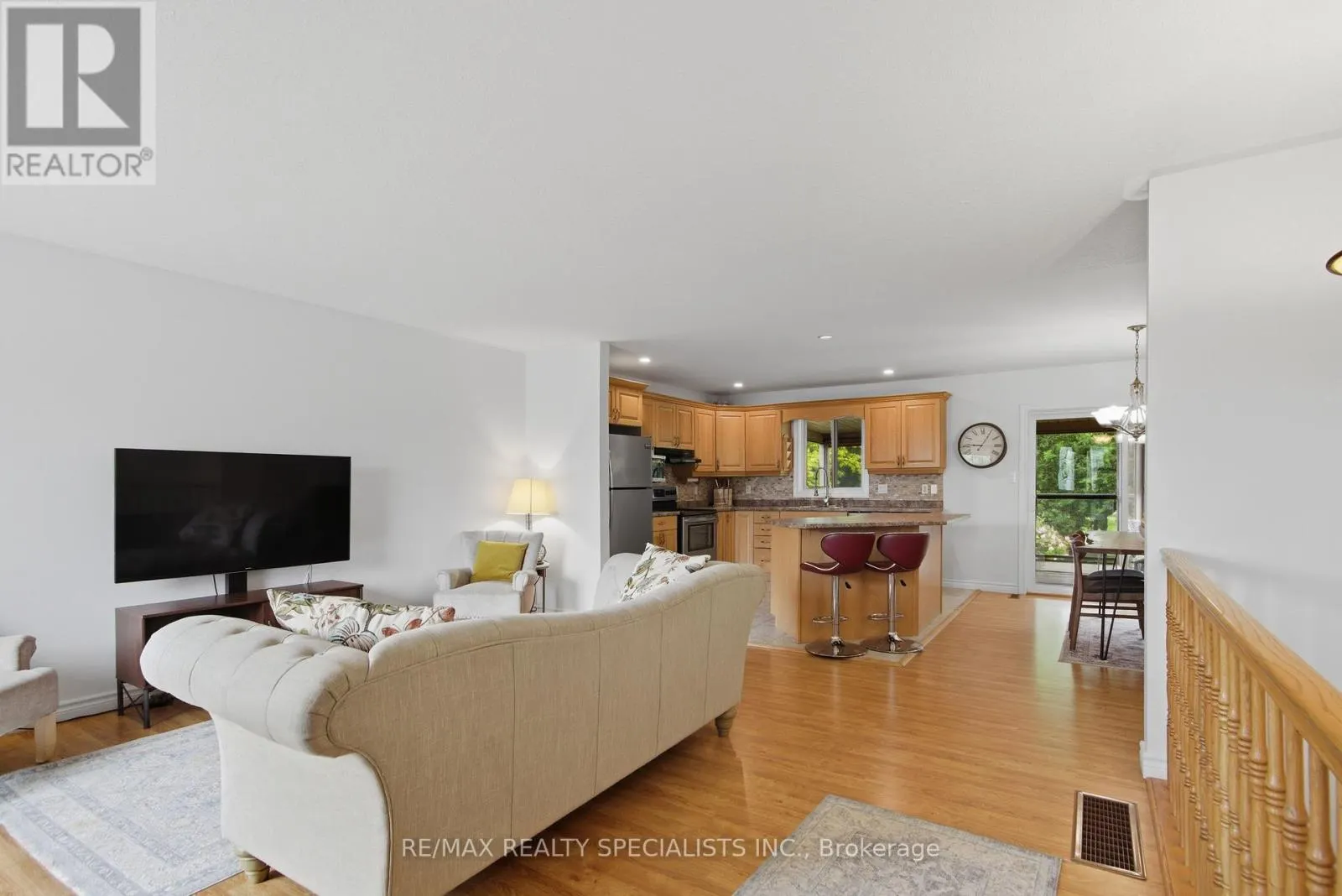 20 STONEGATE CRESCENT