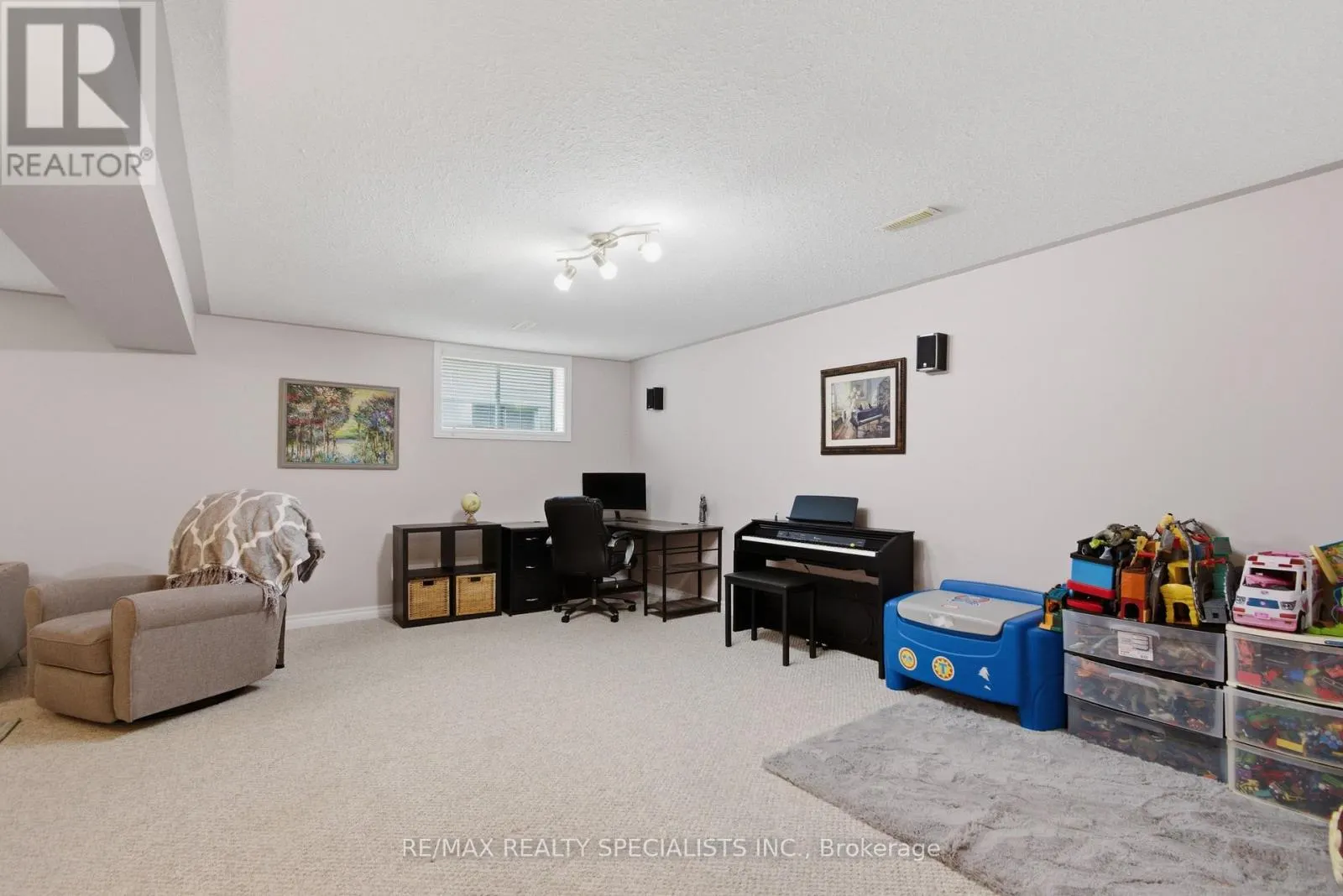 20 STONEGATE CRESCENT