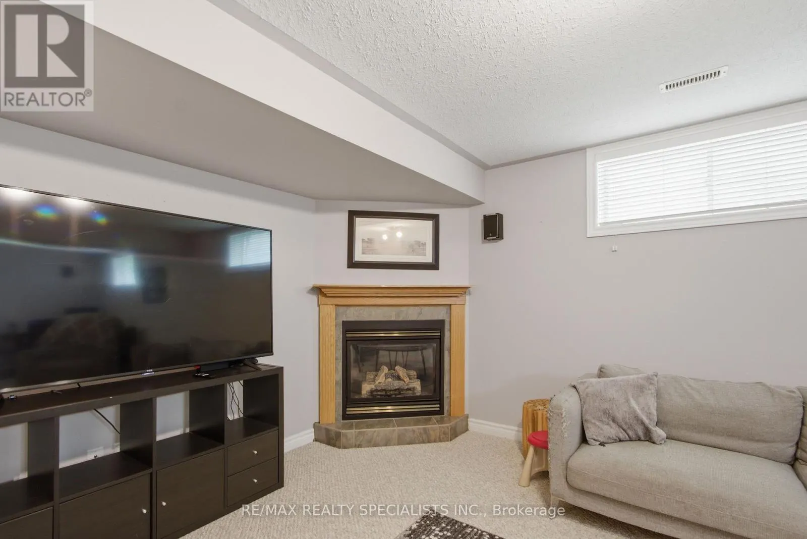 20 STONEGATE CRESCENT