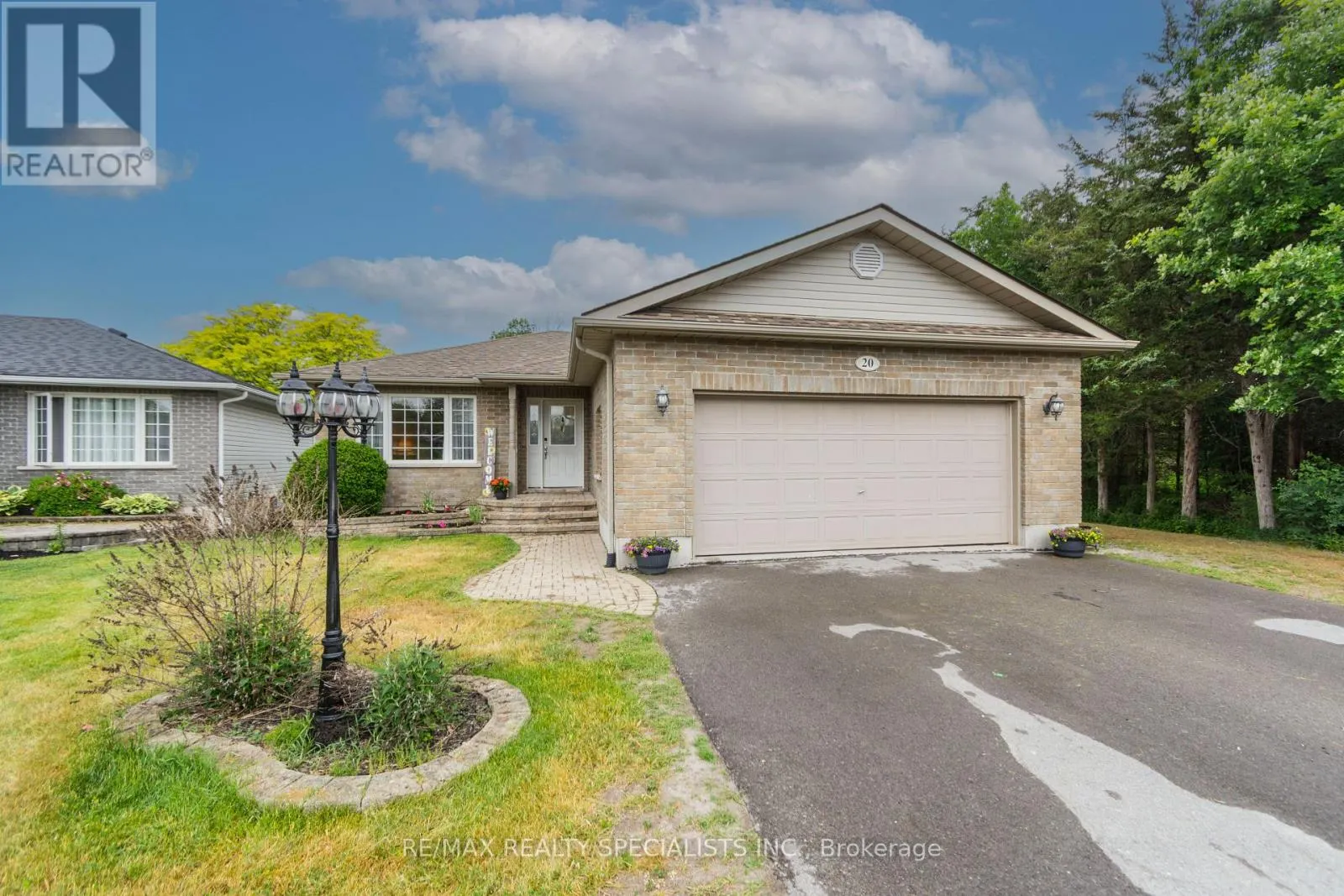 20 STONEGATE CRESCENT