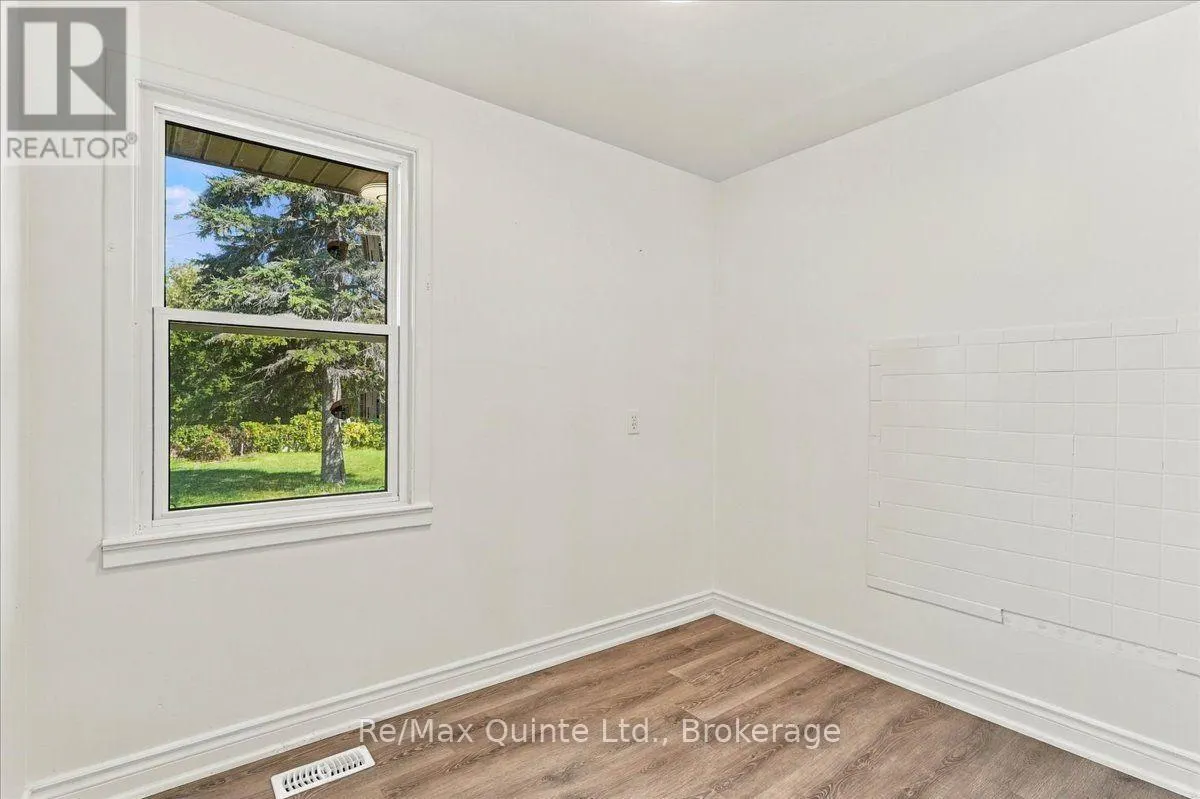 106 WHITES ROAD