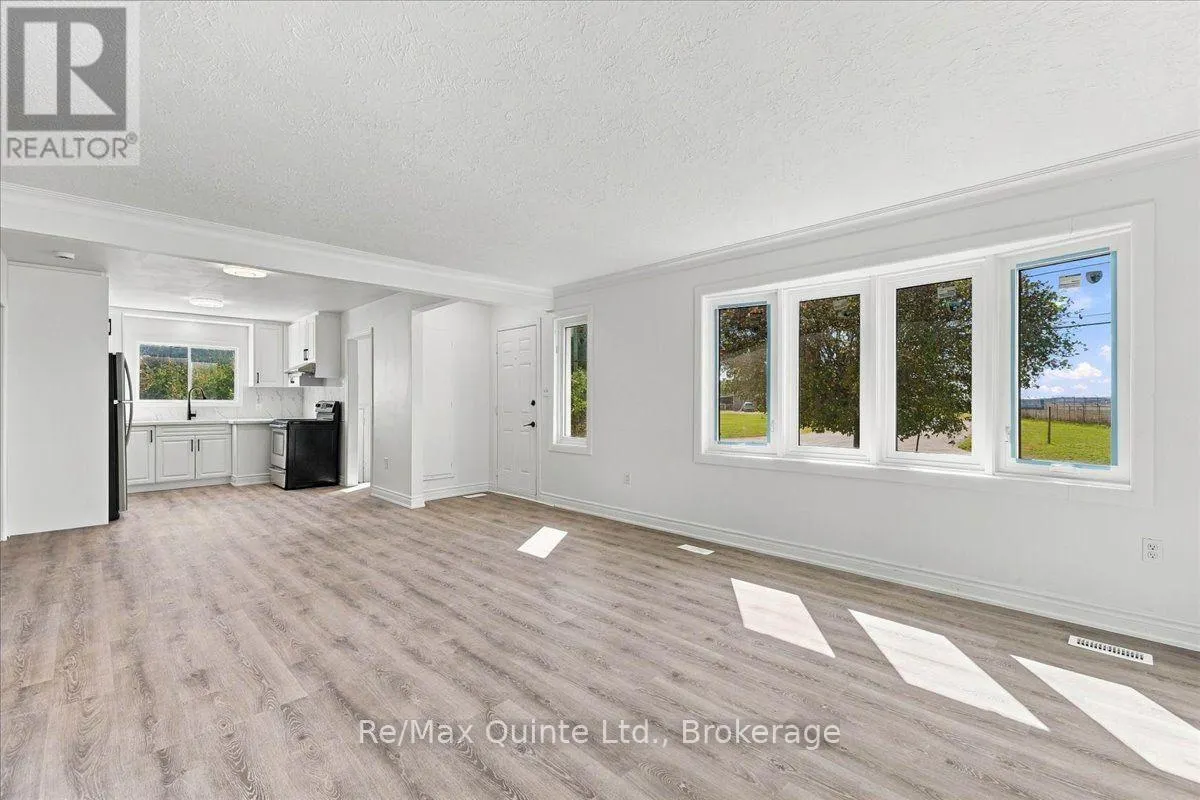 106 WHITES ROAD