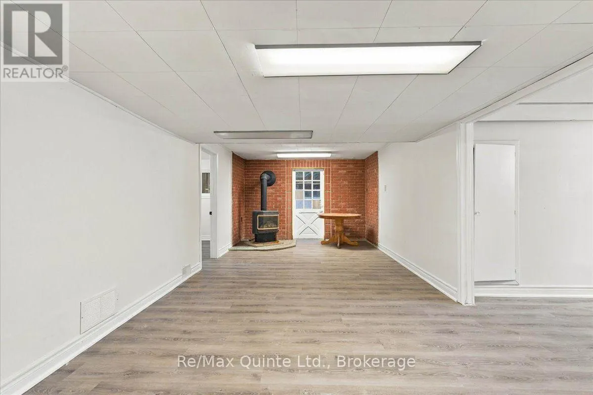 106 WHITES ROAD