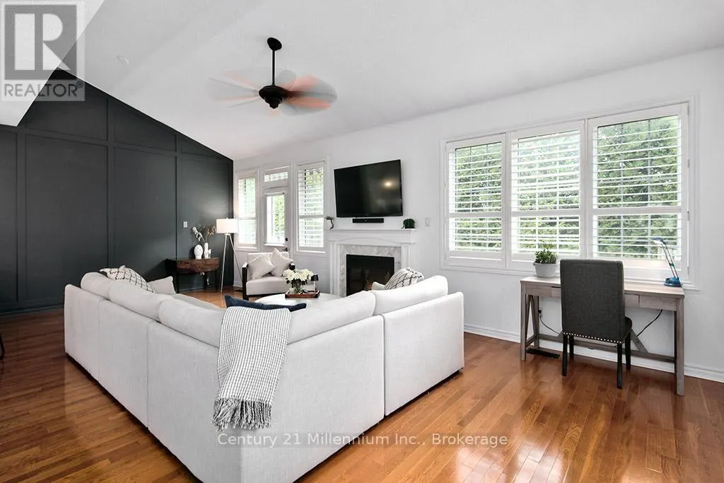 28 - 110 NAPIER STREET W #28