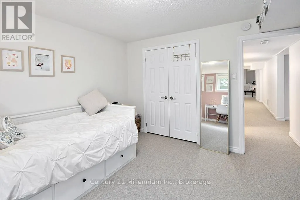 28 - 110 NAPIER STREET W #28