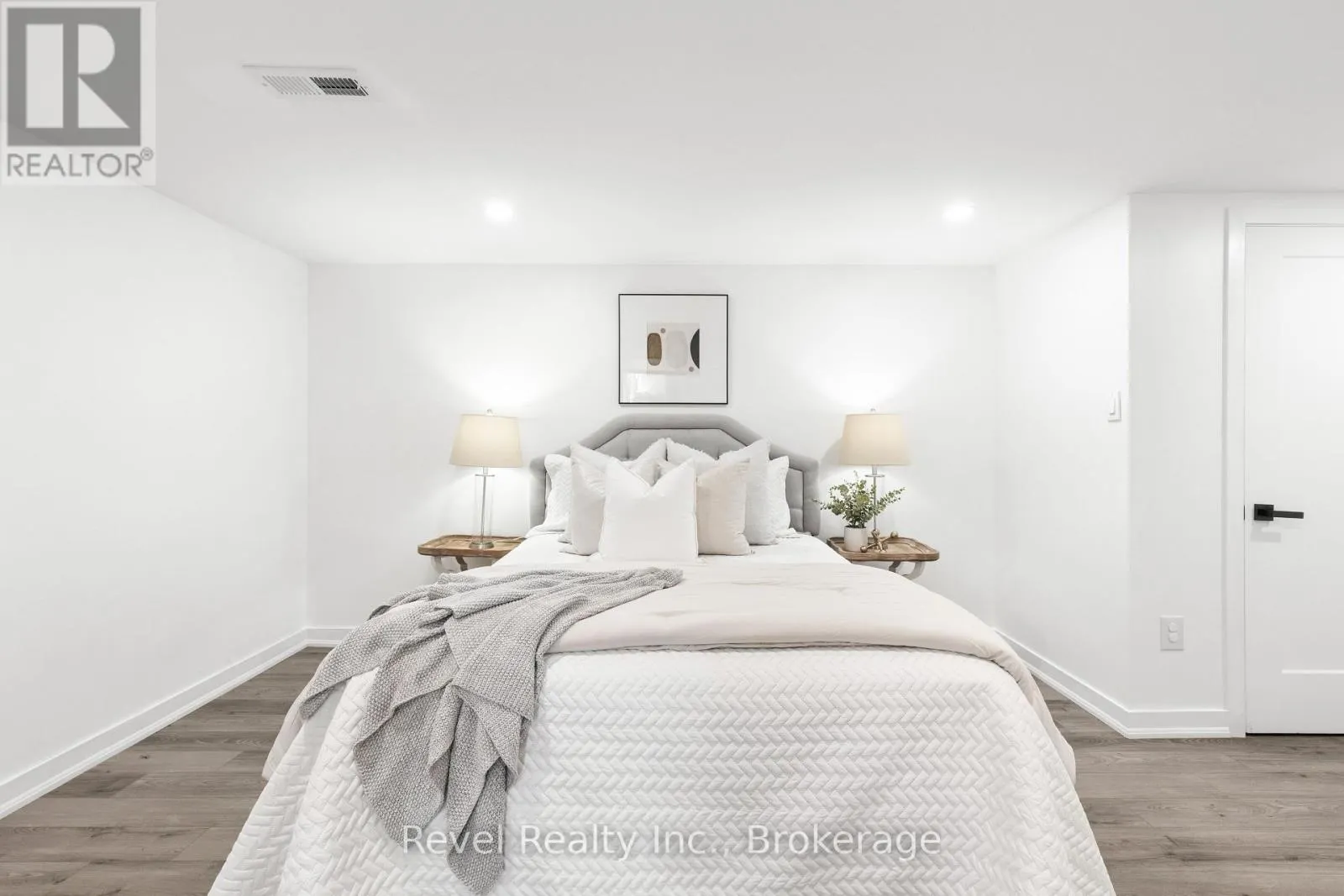 25 RIVERVIEW ROAD