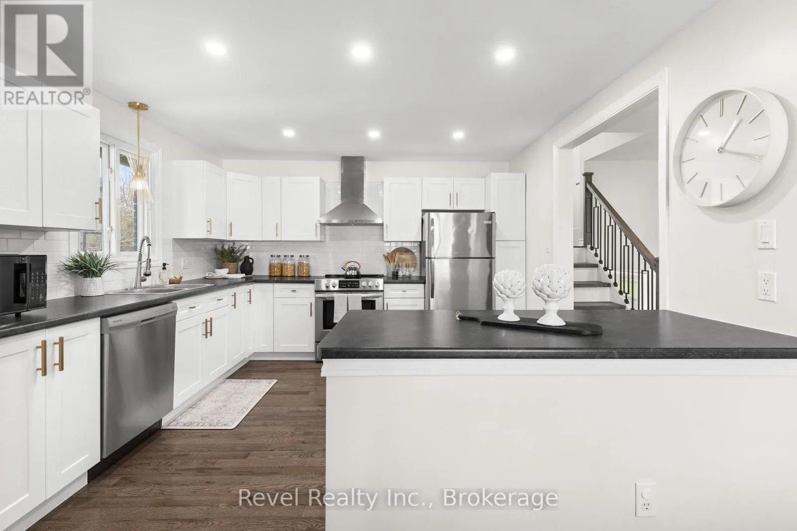 25 RIVERVIEW ROAD